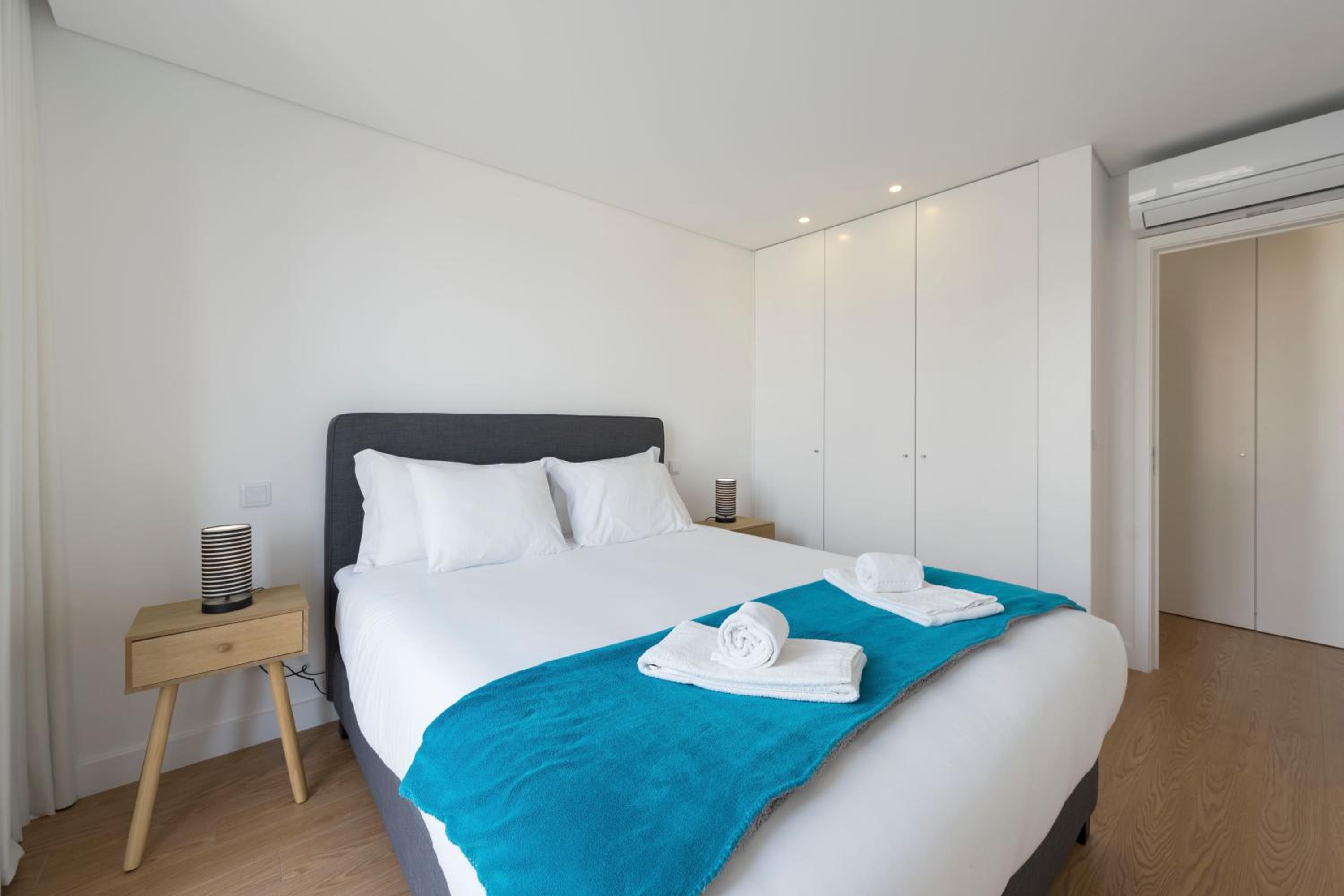 LovelyStay - Central Flat w/ AC & Balcony view 5