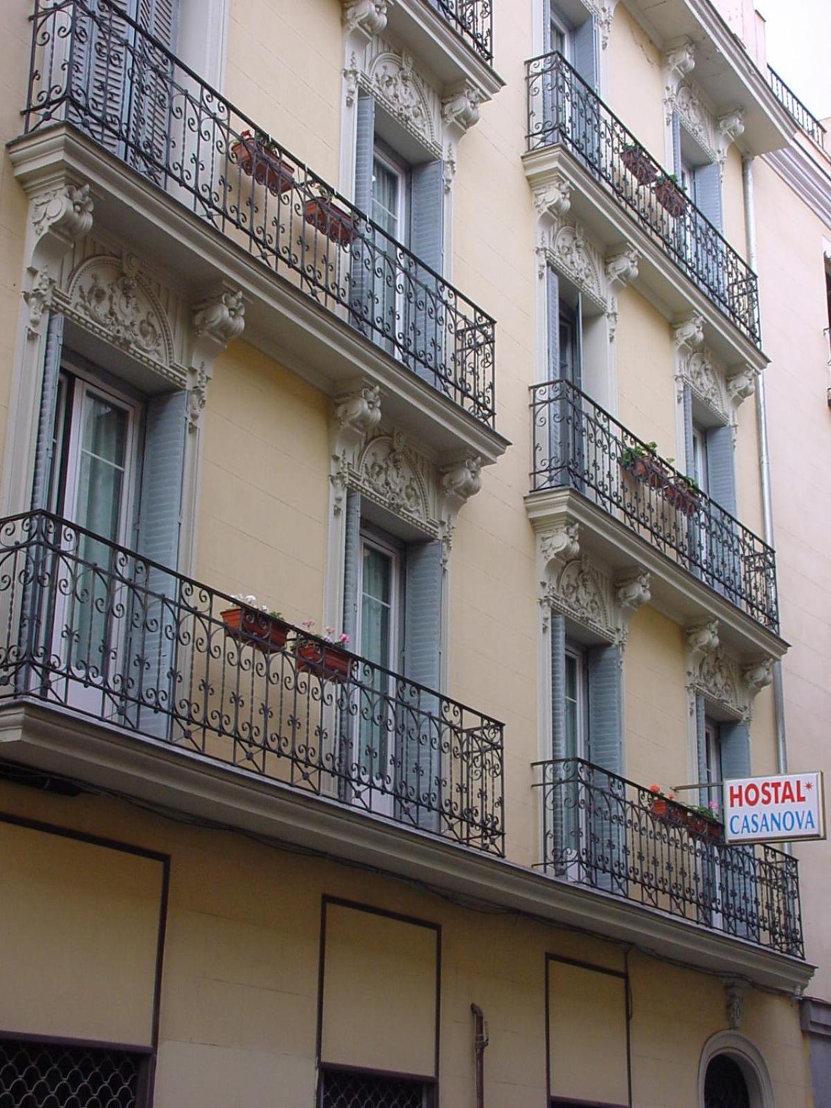 Hostal Casanova - Image 2