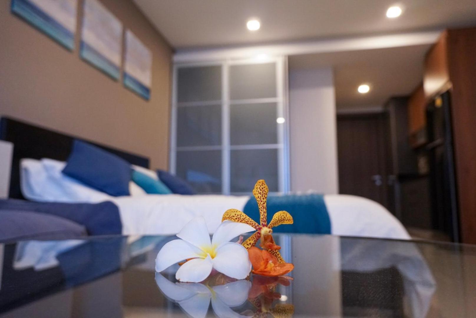 Beachfront Executive Studio Mae Phim view 3
