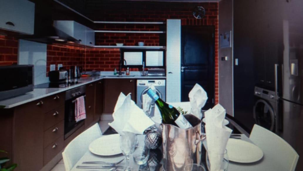 One Perfect Stay Median Rosebank