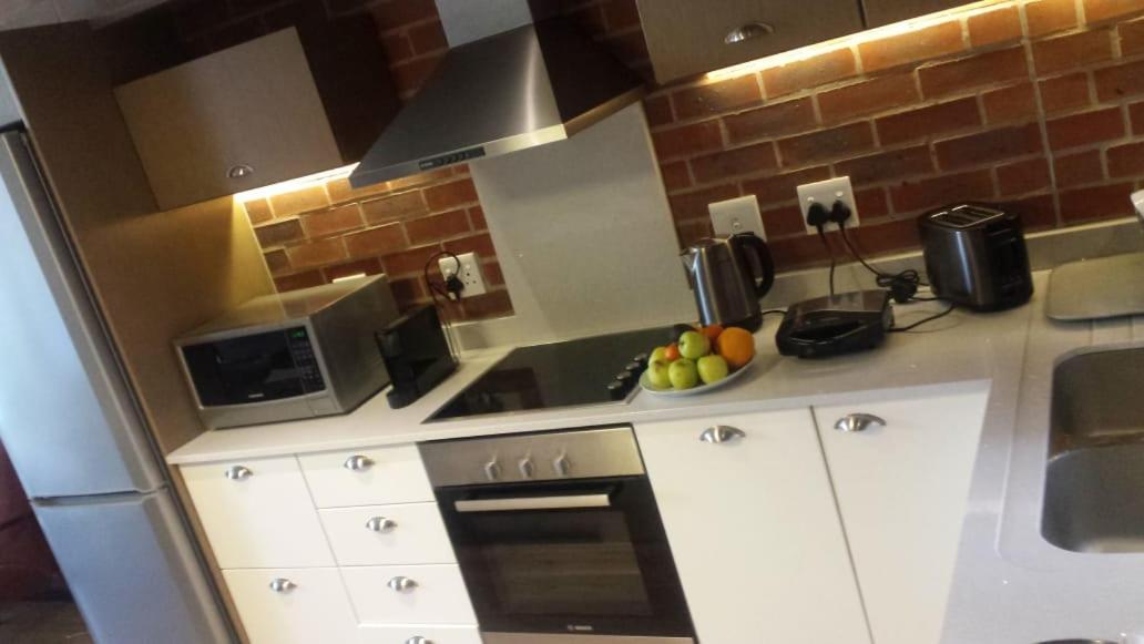 One Perfect Stay Median Rosebank
