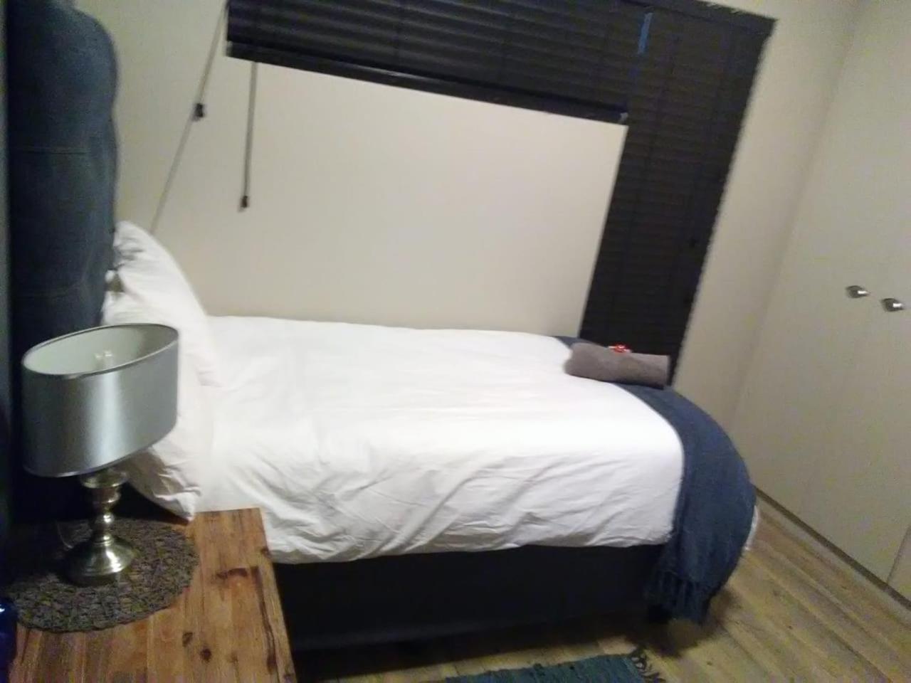 One Perfect Stay Median Rosebank