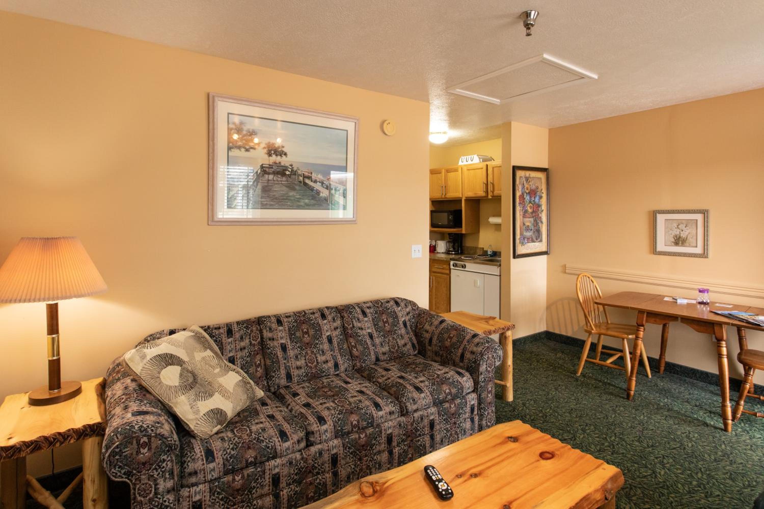The Kingsley Suites