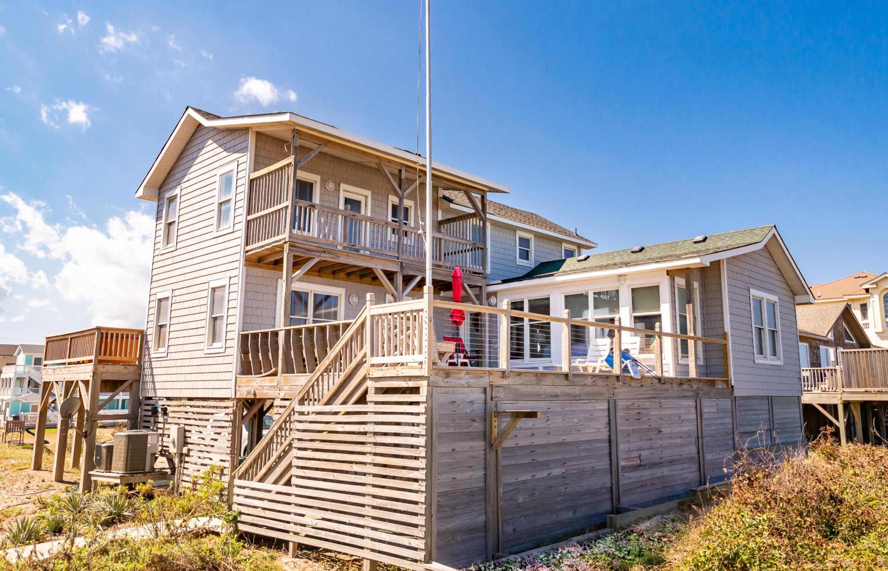 York - Duck, Carolina Dunes, Oceanfront, Ocean View, Hot Tub, Large Decks, Pets OK