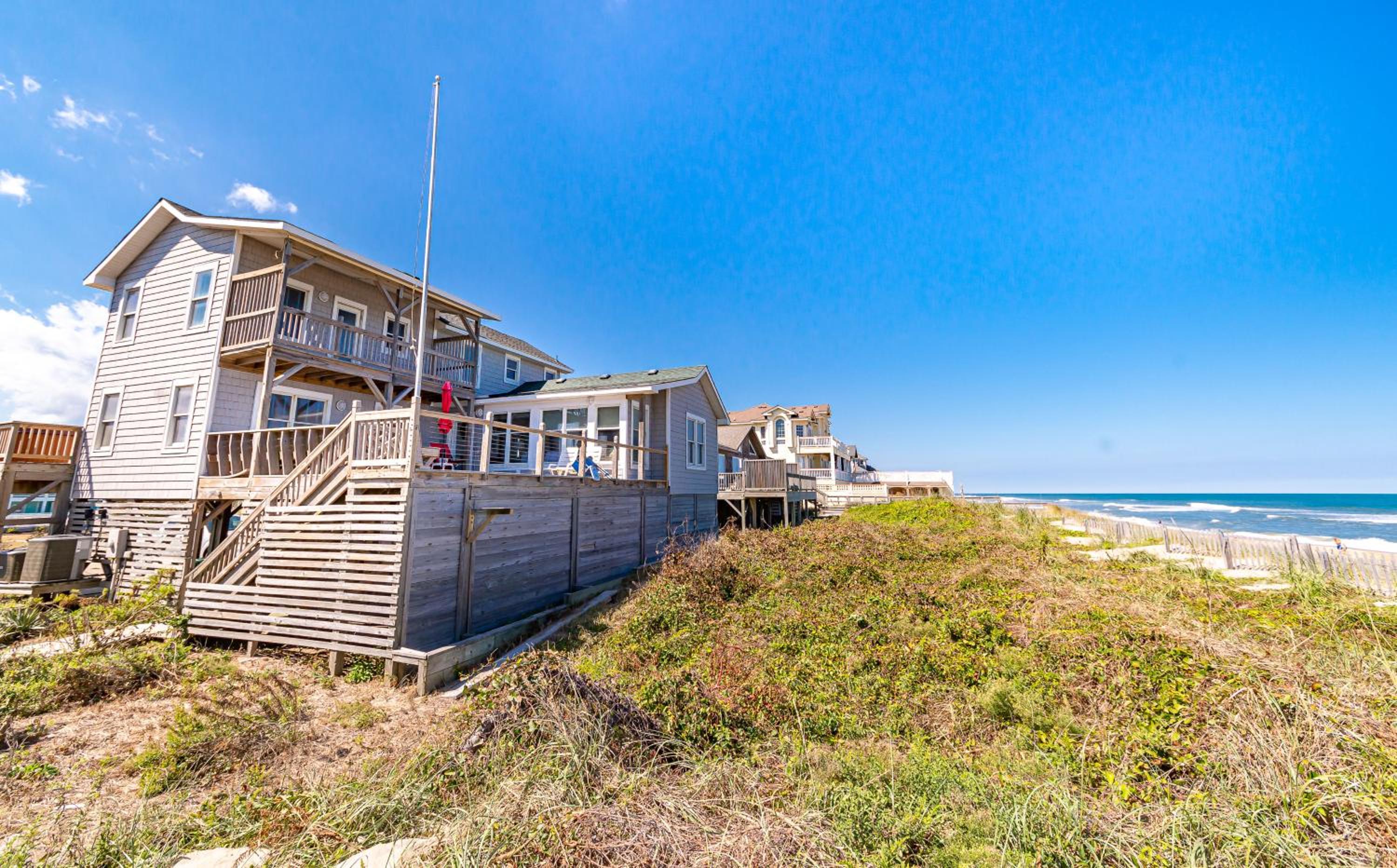 York - Duck, Carolina Dunes, Oceanfront, Ocean View, Hot Tub, Large Decks, Pets OK