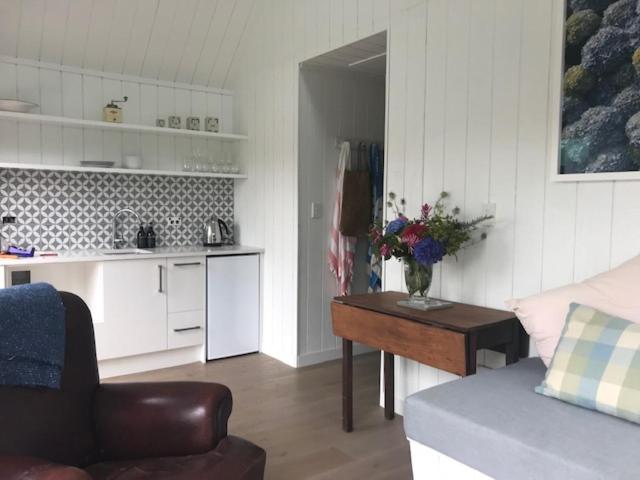 Hahei Kereru Cottage view 5
