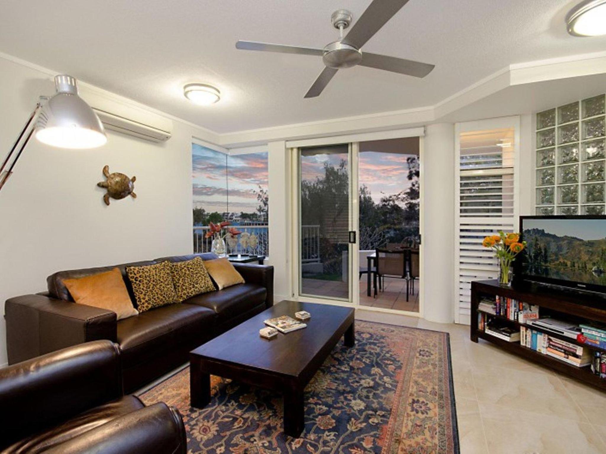 Mariner Cove 1 - Luxurious 2 BR on River by beach