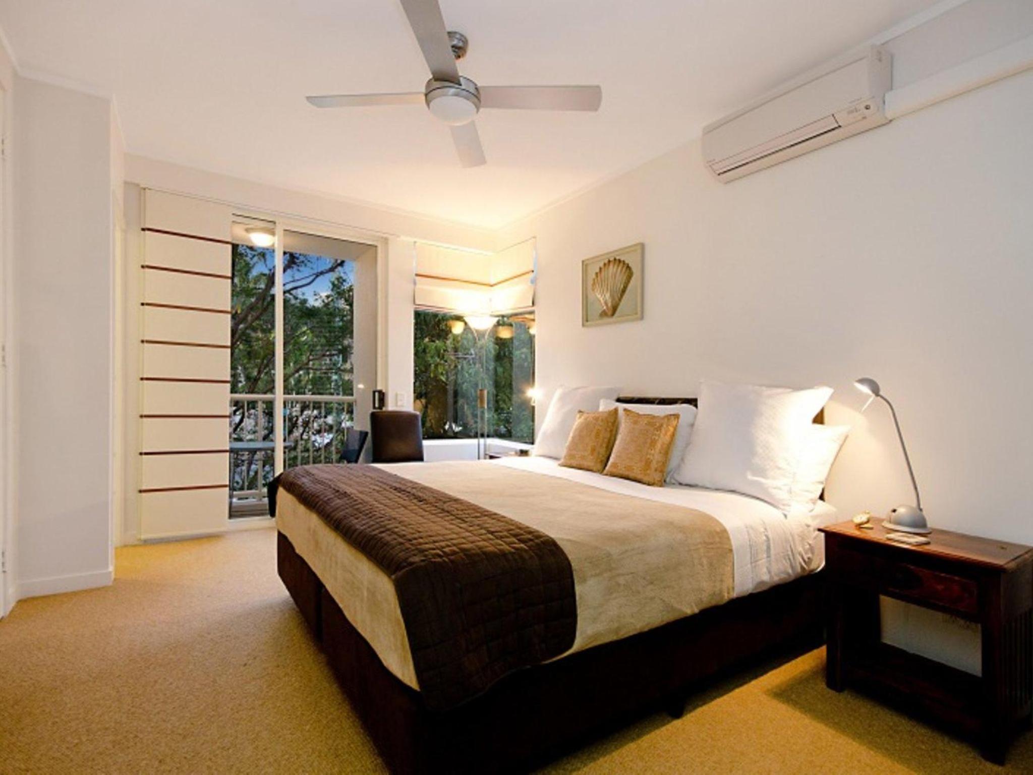 Mariner Cove 1 - Luxurious 2 BR on River by beach