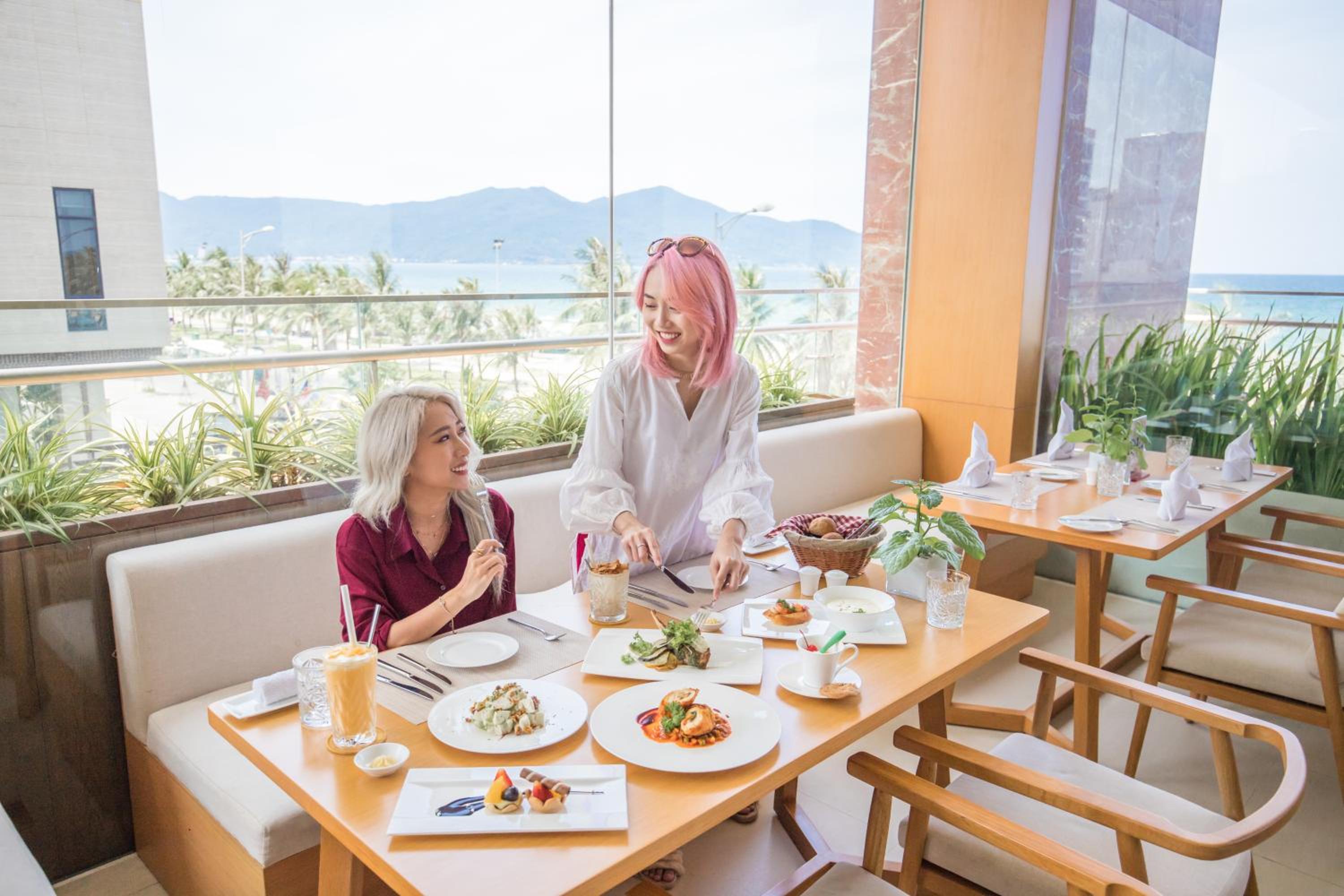 TMS Hotel Da Nang Beach 39
