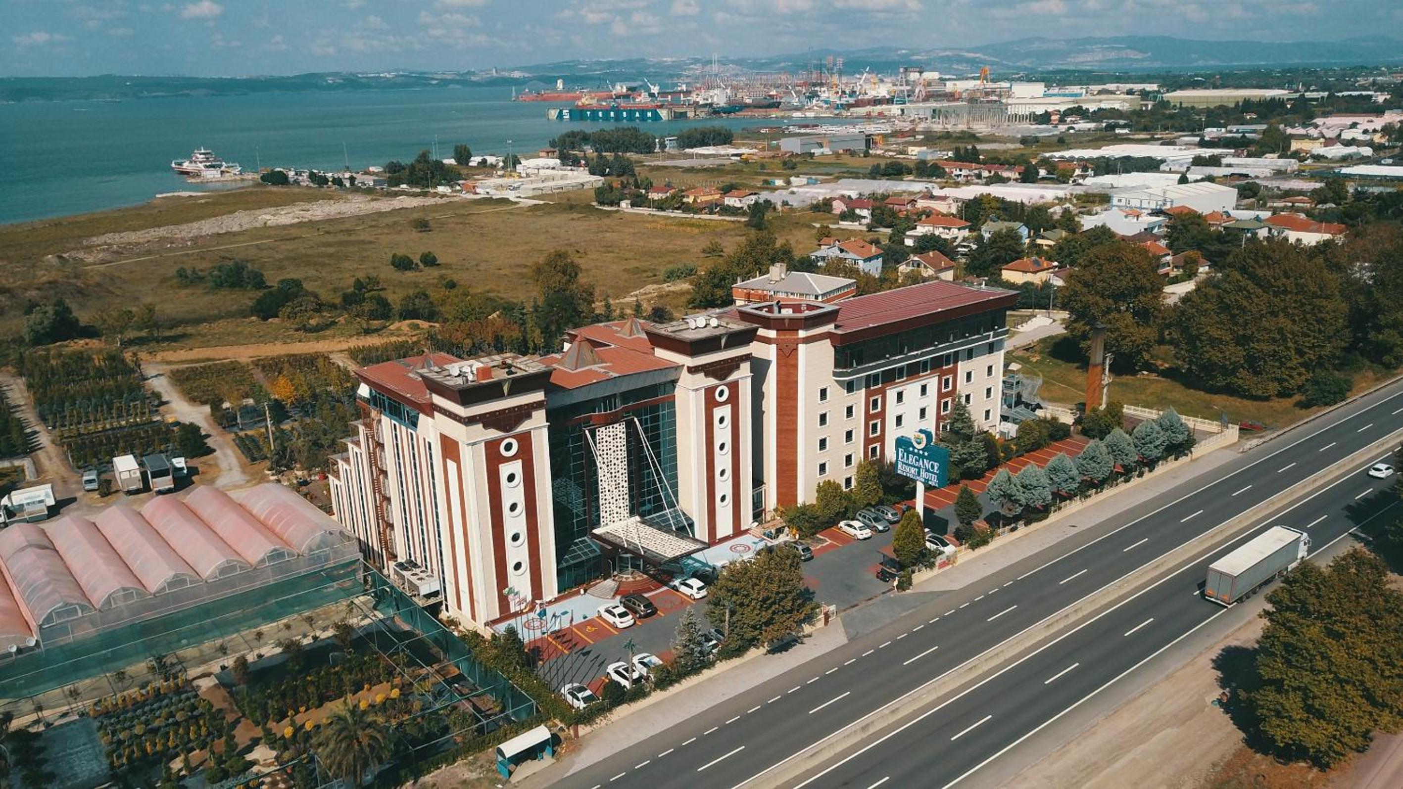 Hotel Elegance Resort Hotel & SPA Wellness-Aqua - Image 1