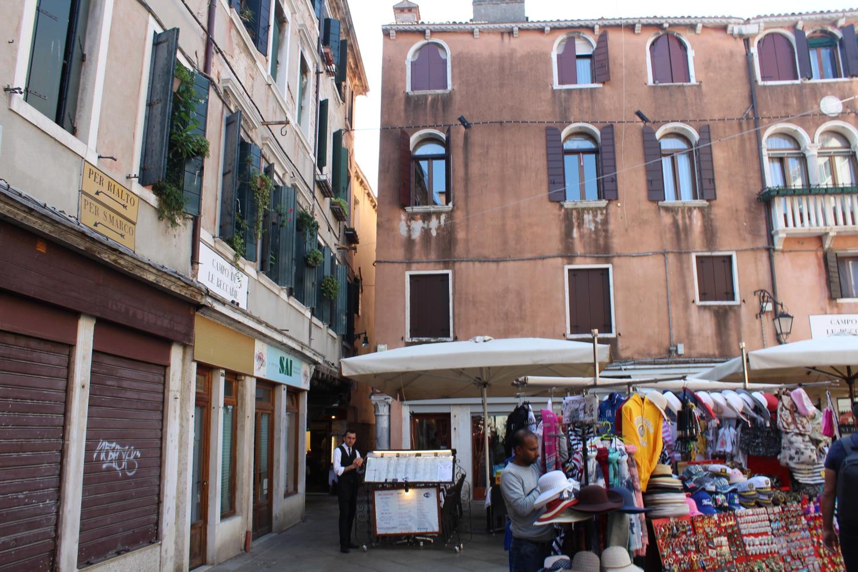 Rialto Mercato apartment suite
