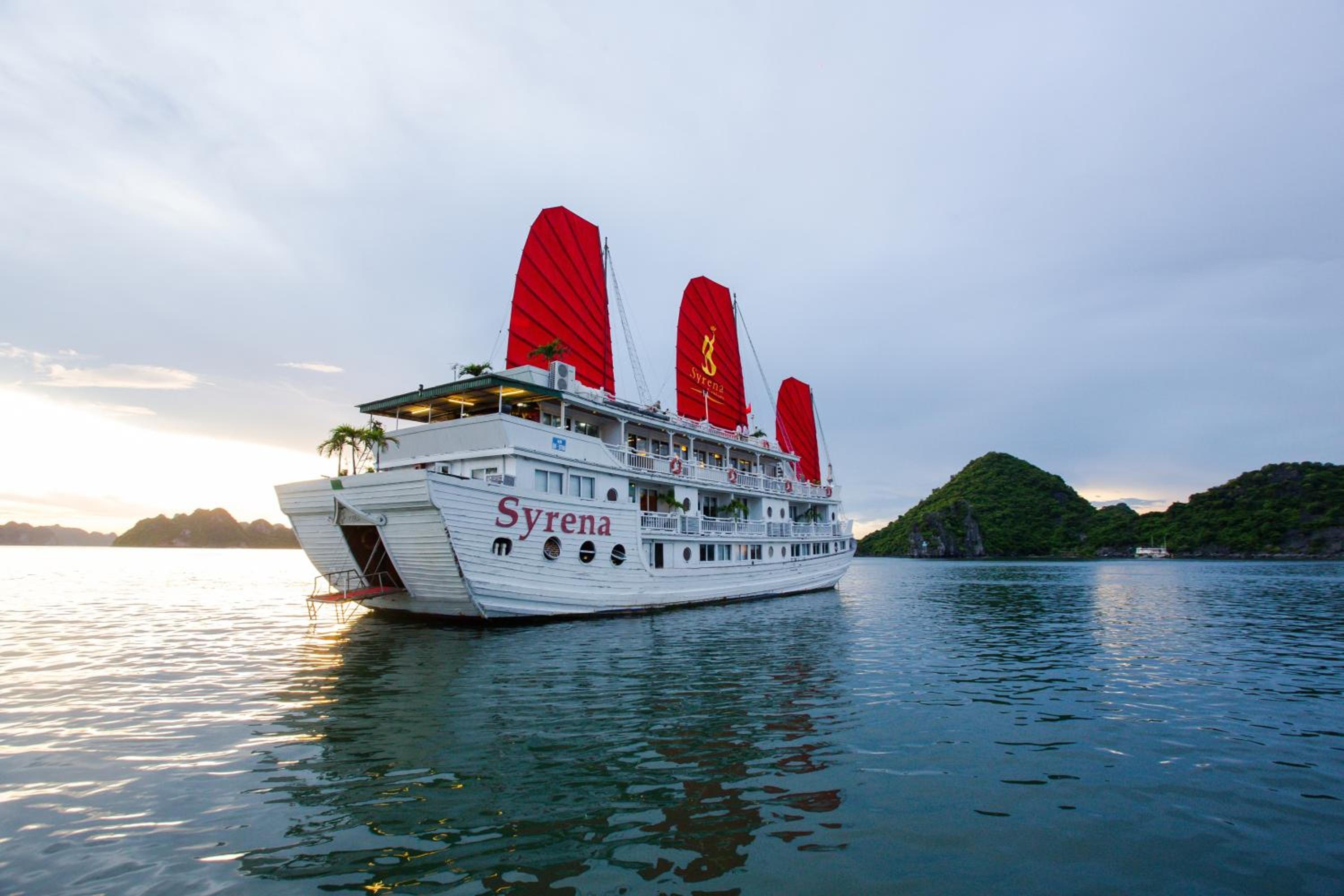 Syrena Cruises