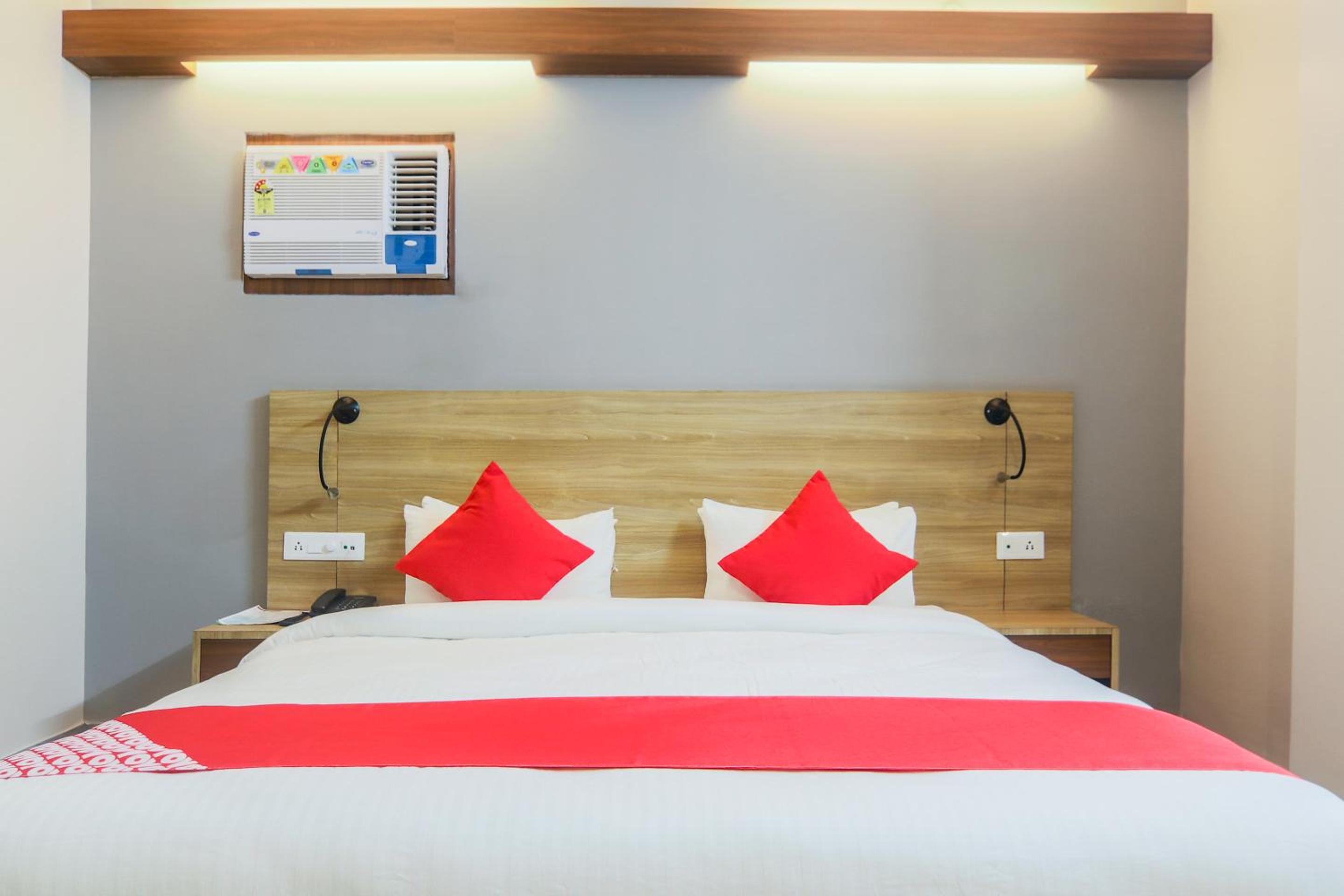 Hotel Gulmohar Grand