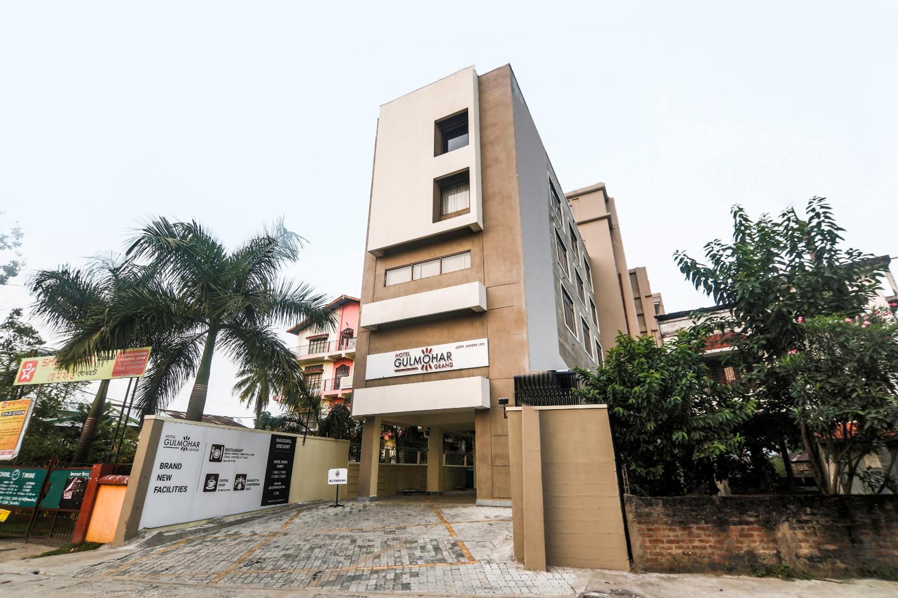Hotel Gulmohar Grand