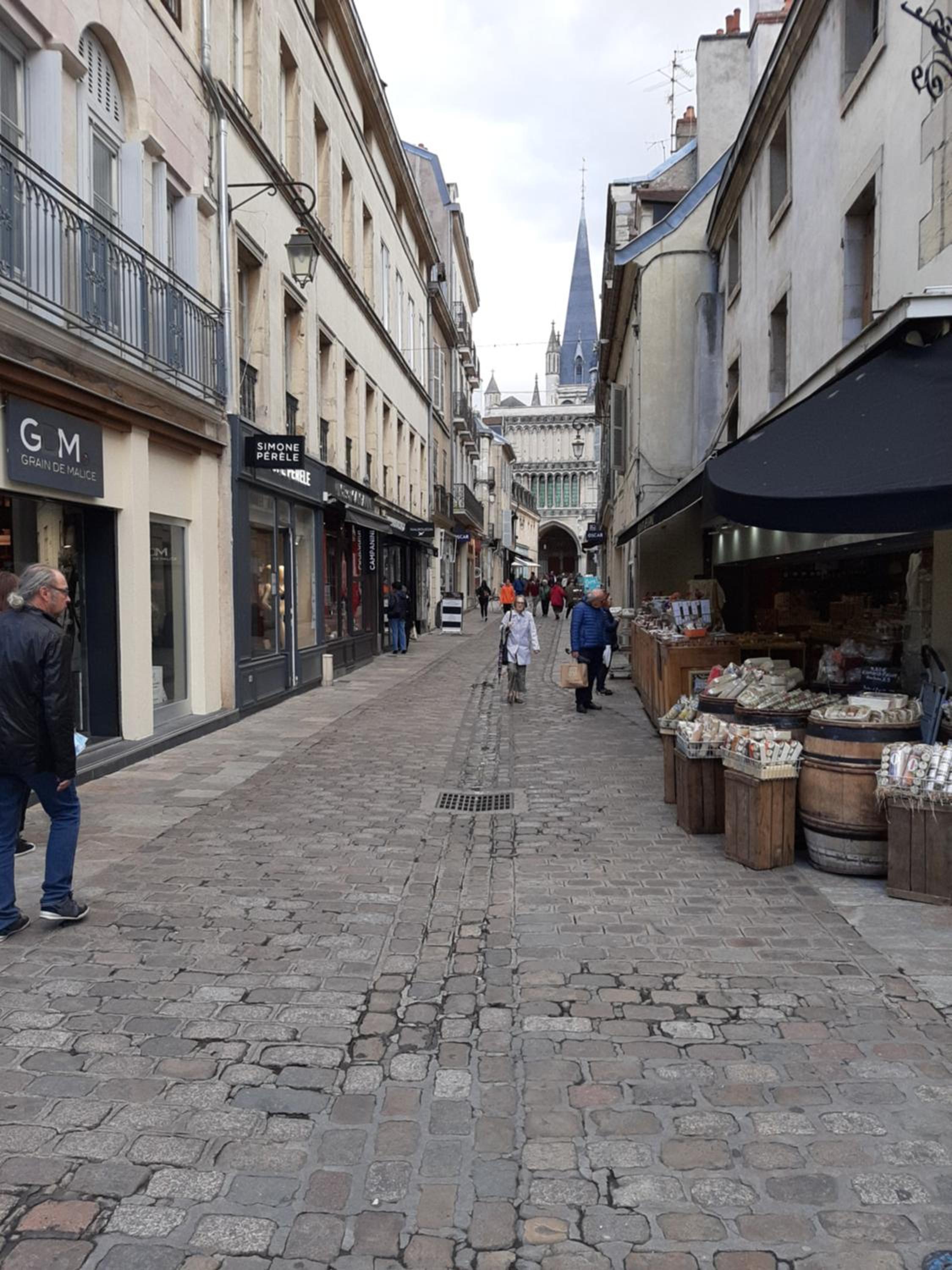 Le Jim : Rue Musette view 2