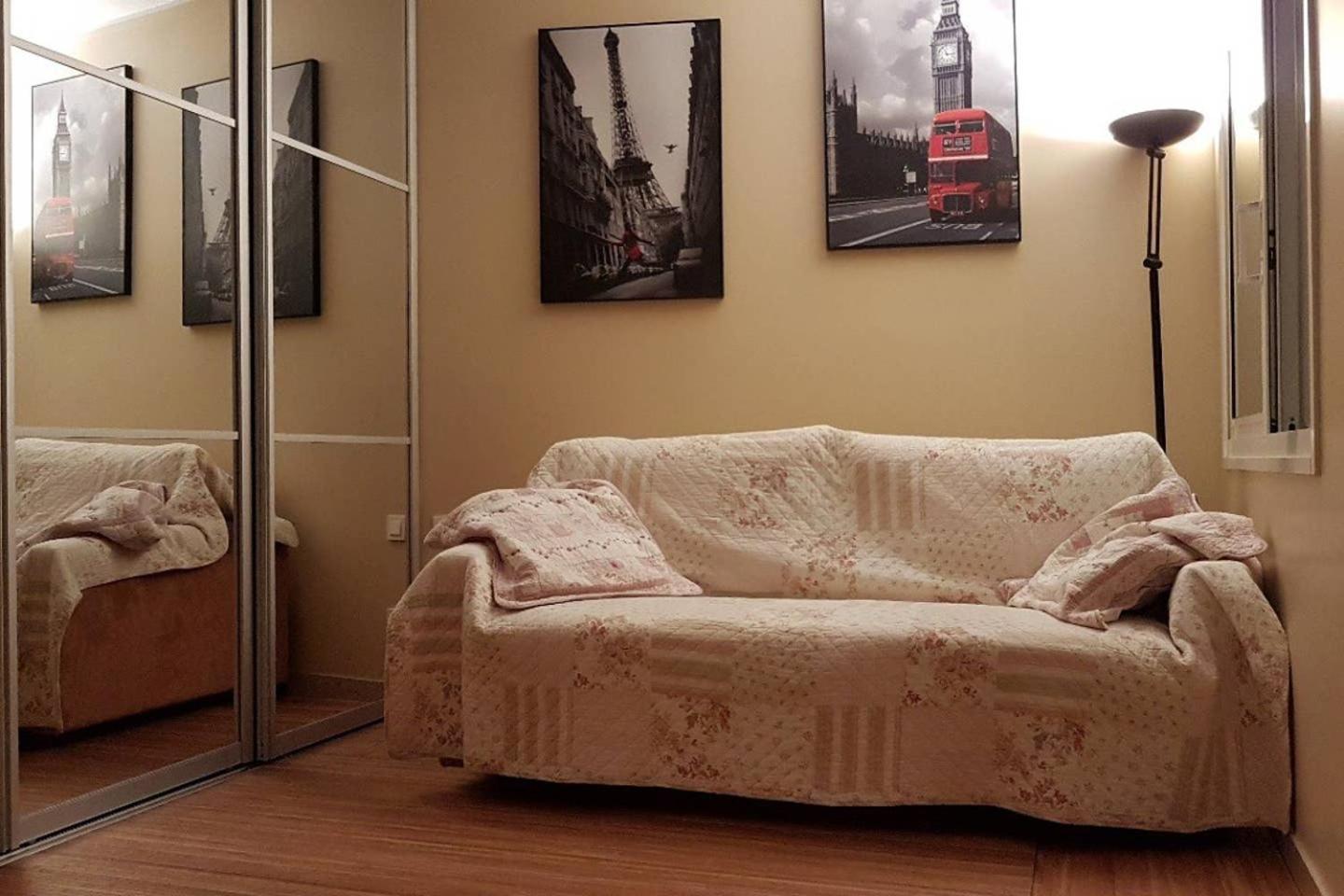 Lux Studio garden and swimming pool photo 2