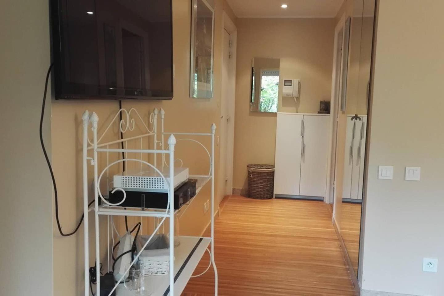 Lux Studio garden and swimming pool photo 5