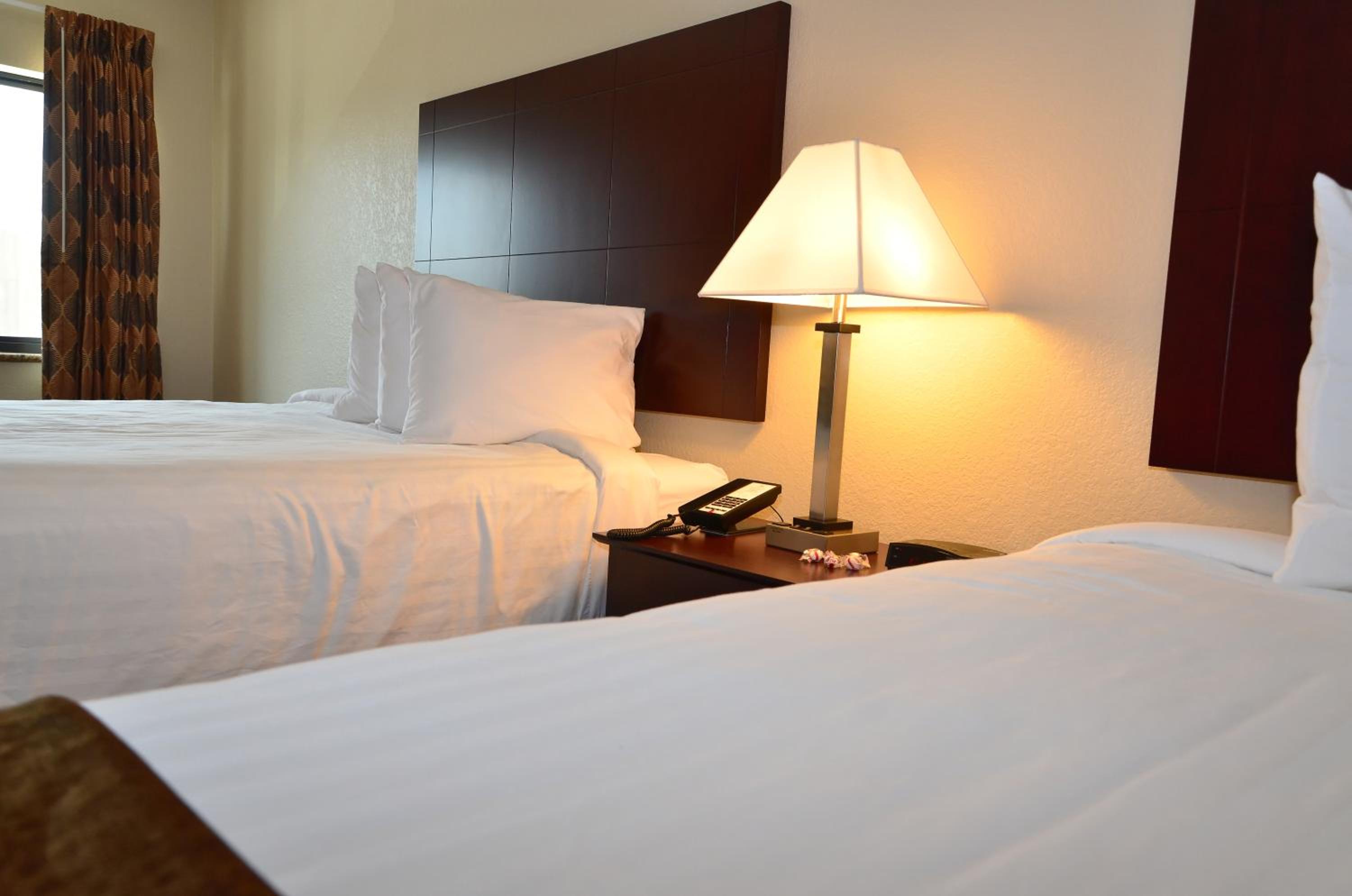 Cobblestone Inn & Suites - Clarion