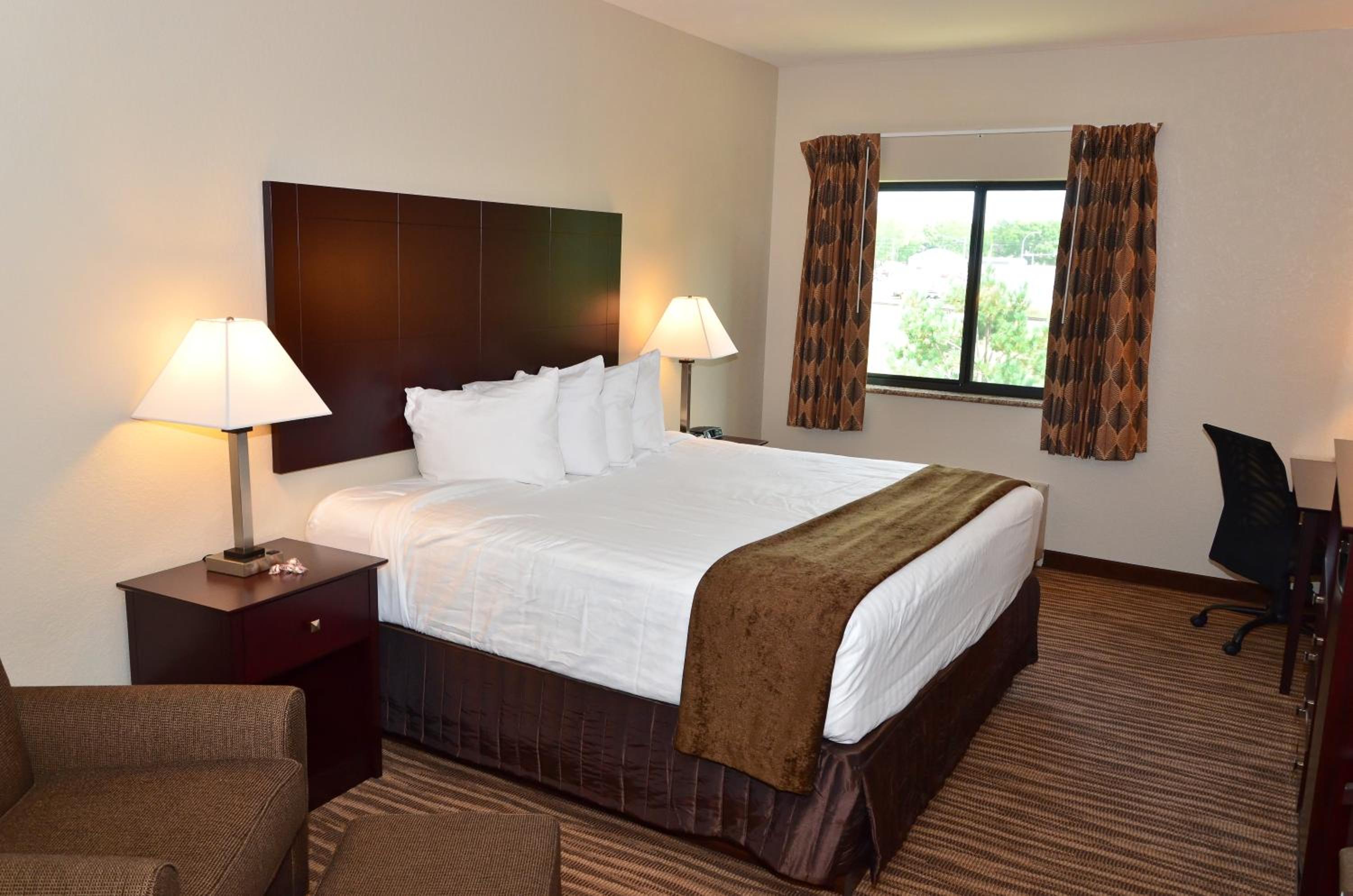 Cobblestone Inn & Suites - Clarion
