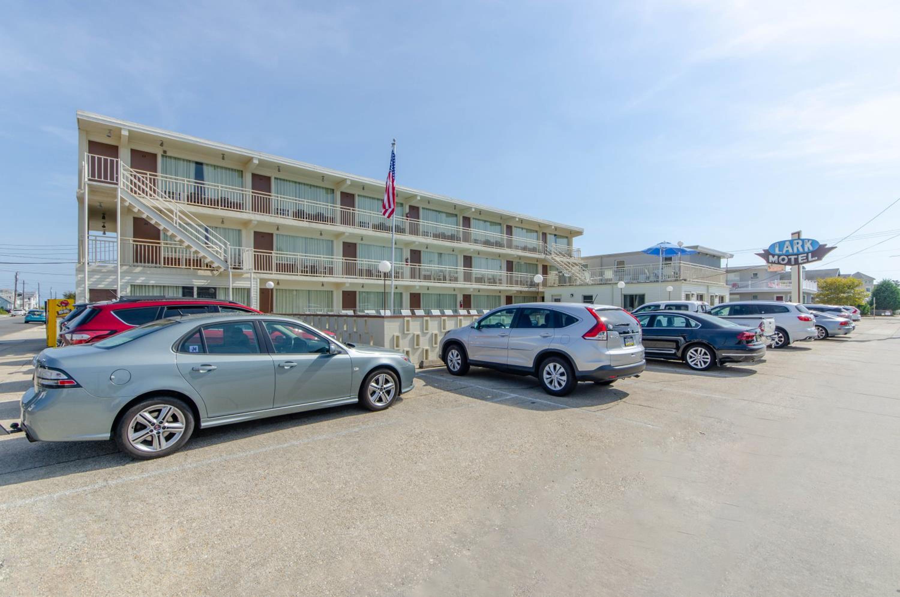 Lark Motel