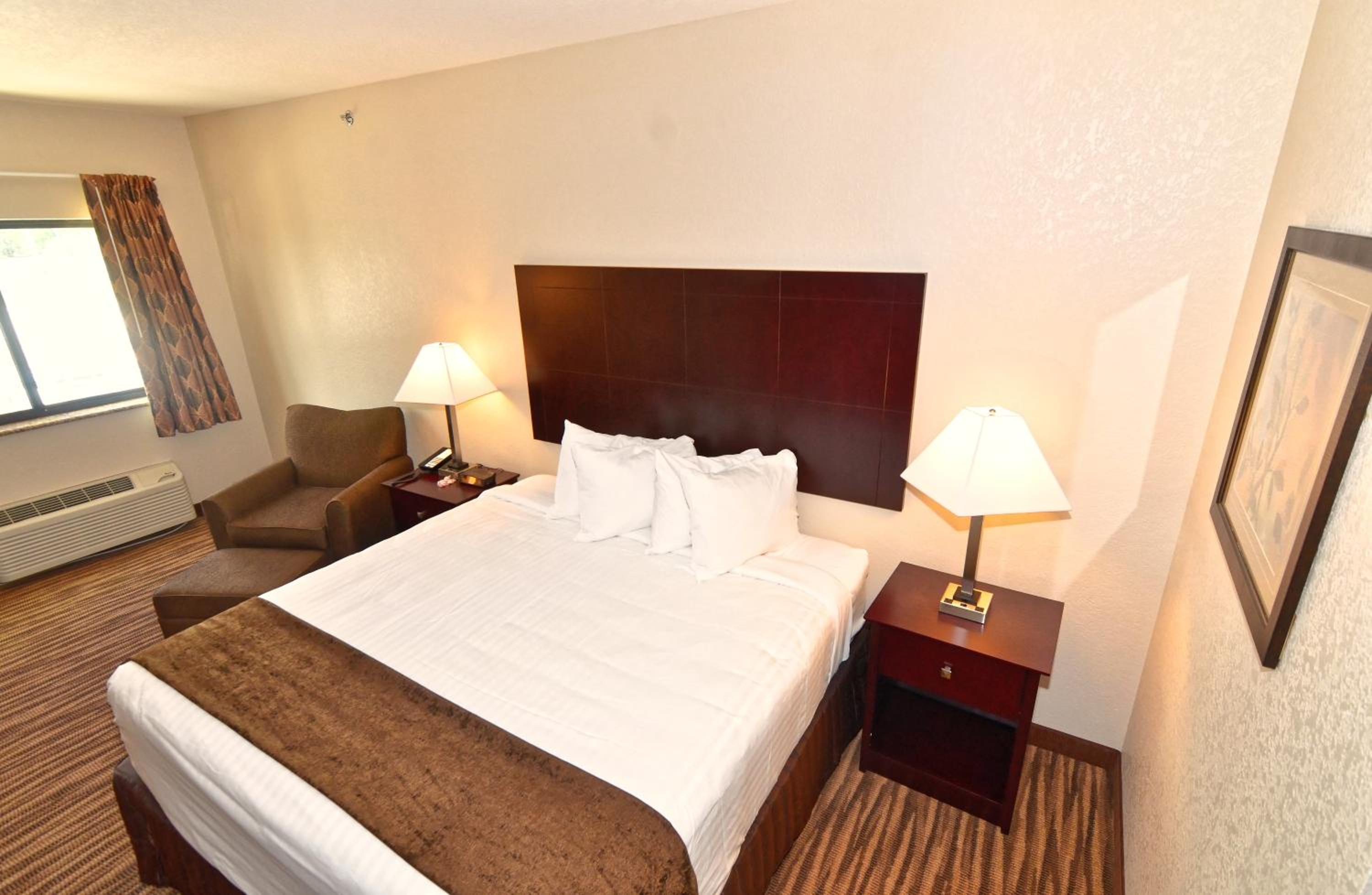 Cobblestone Inn & Suites - Clarion