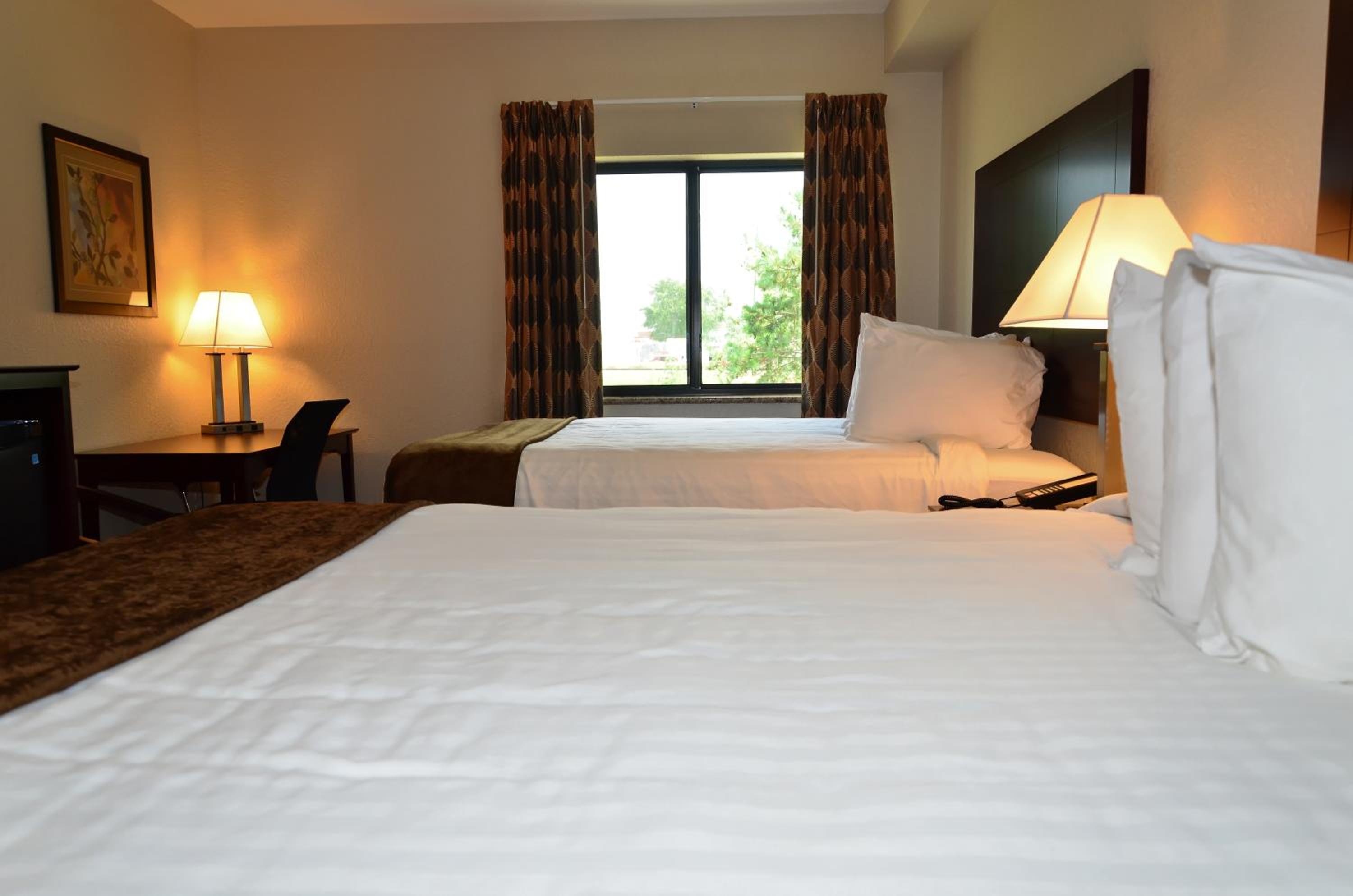 Cobblestone Inn & Suites - Clarion