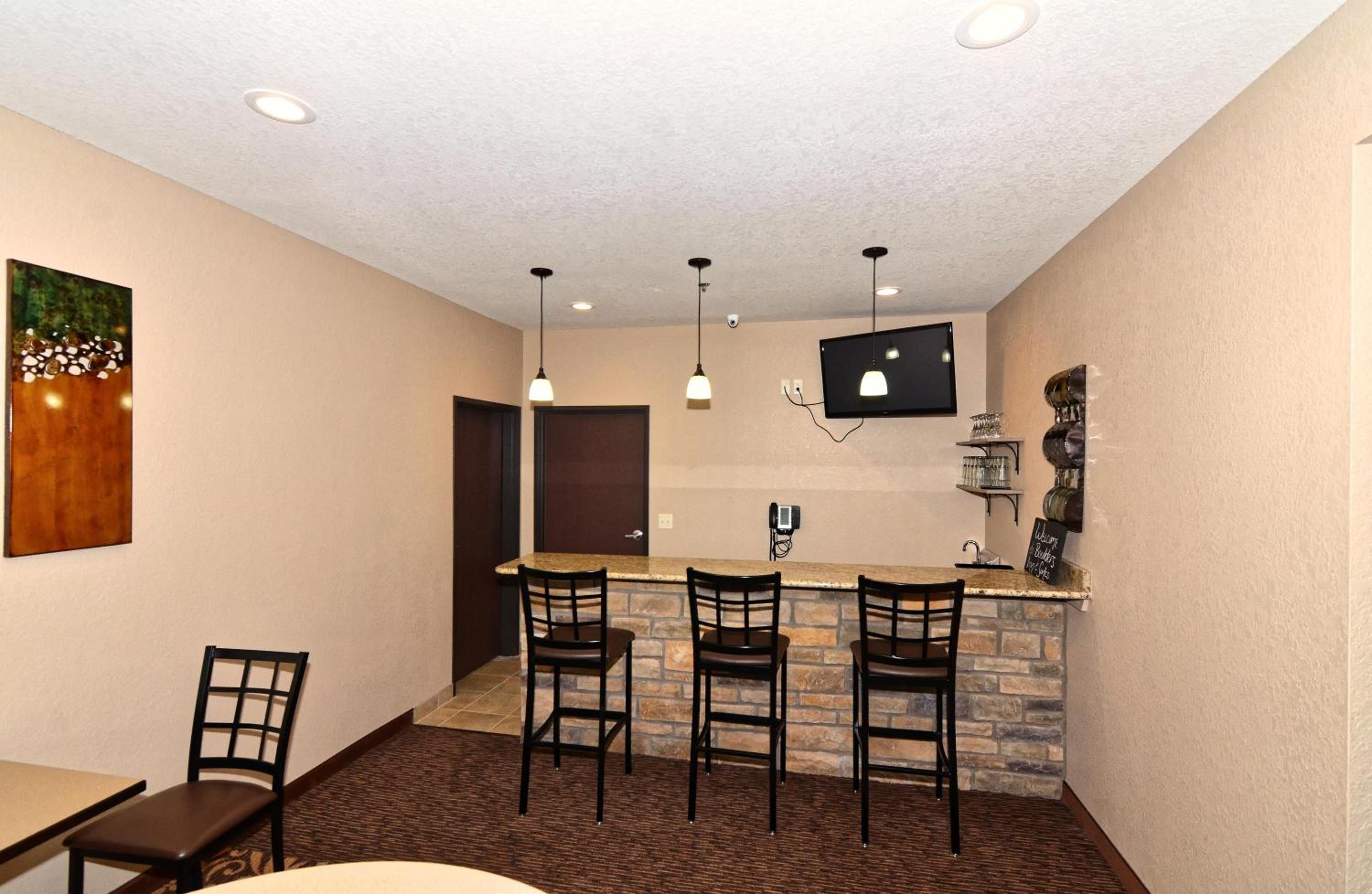 Cobblestone Inn & Suites - Clarion