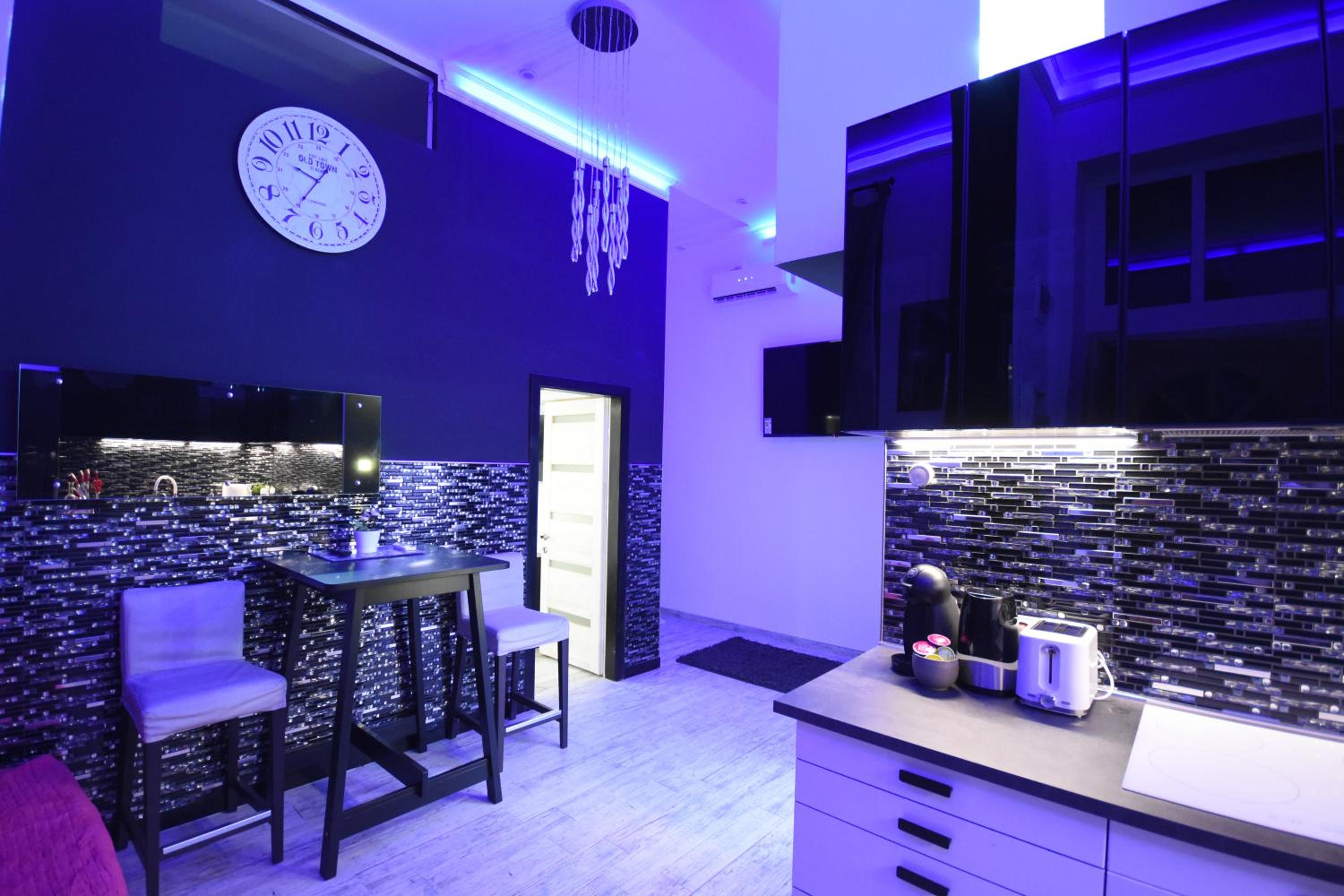 Modern Design Apartment in the City Center view 5