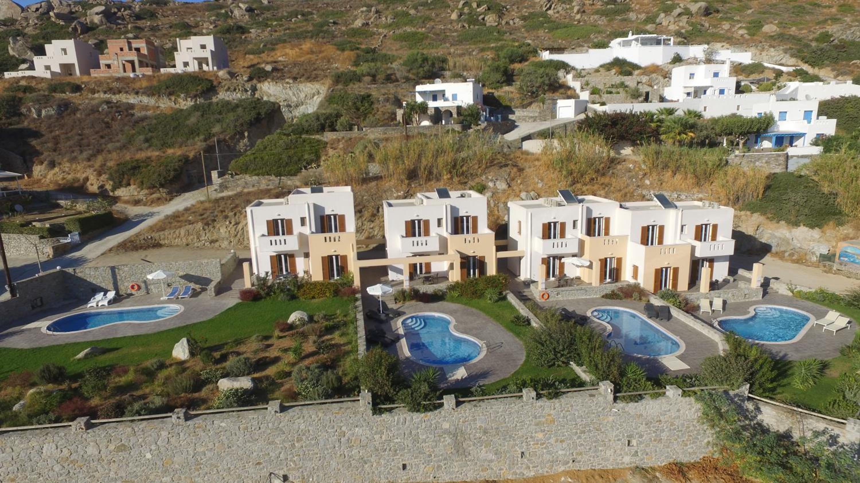 Hotel Naxos Luxury Villas - Image 1