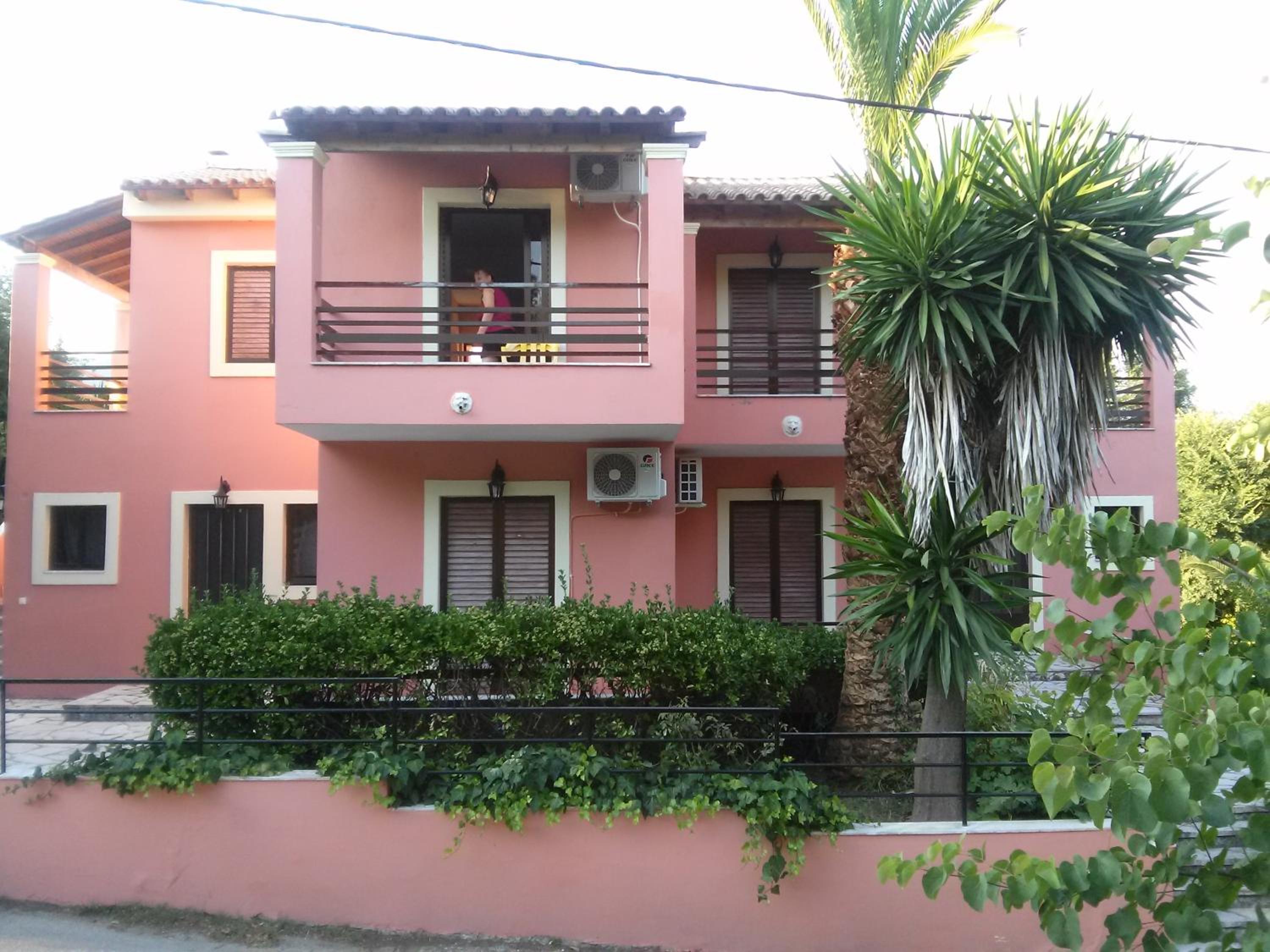 Stathis Apartments