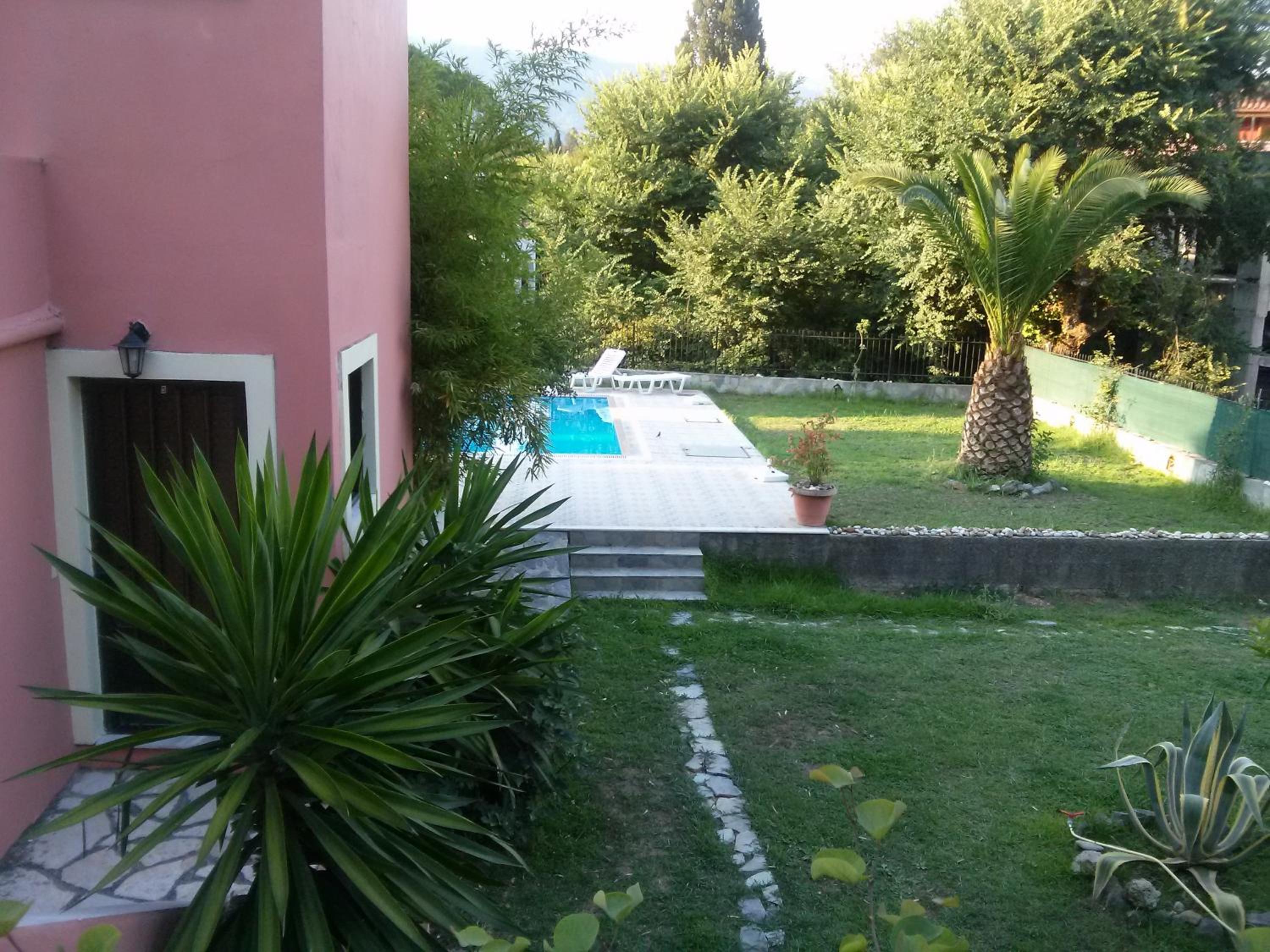 Stathis Apartments