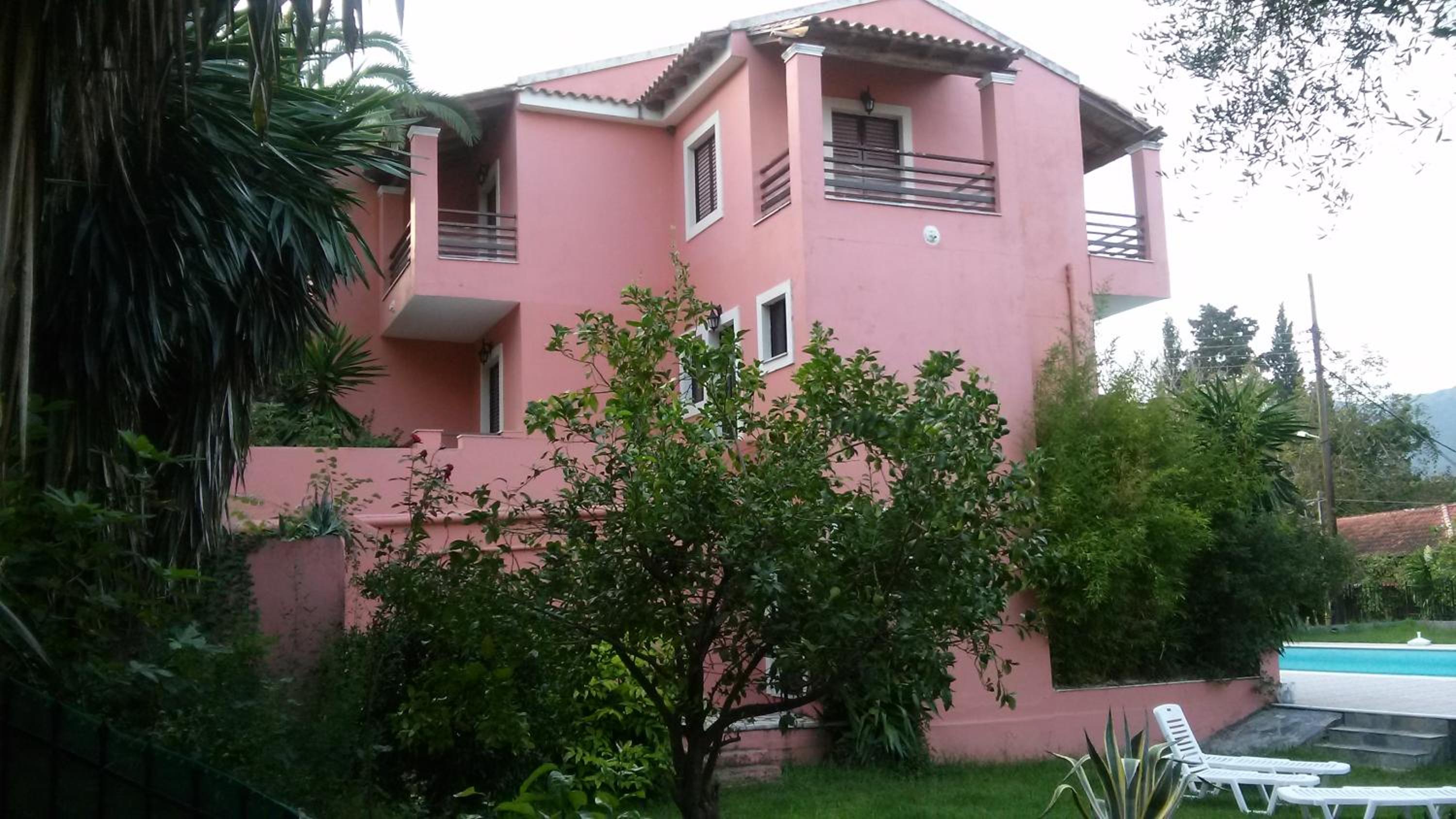 Stathis Apartments