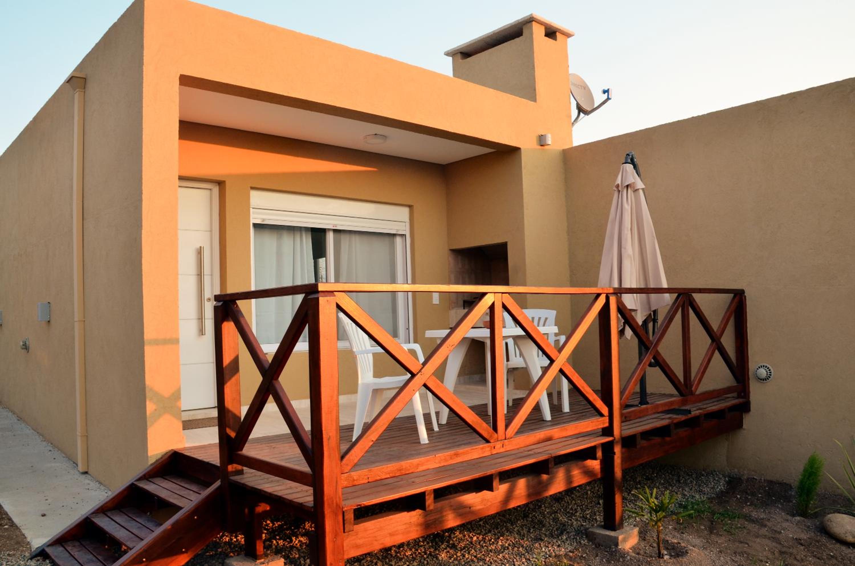 ARROYO SUITE HOUSE