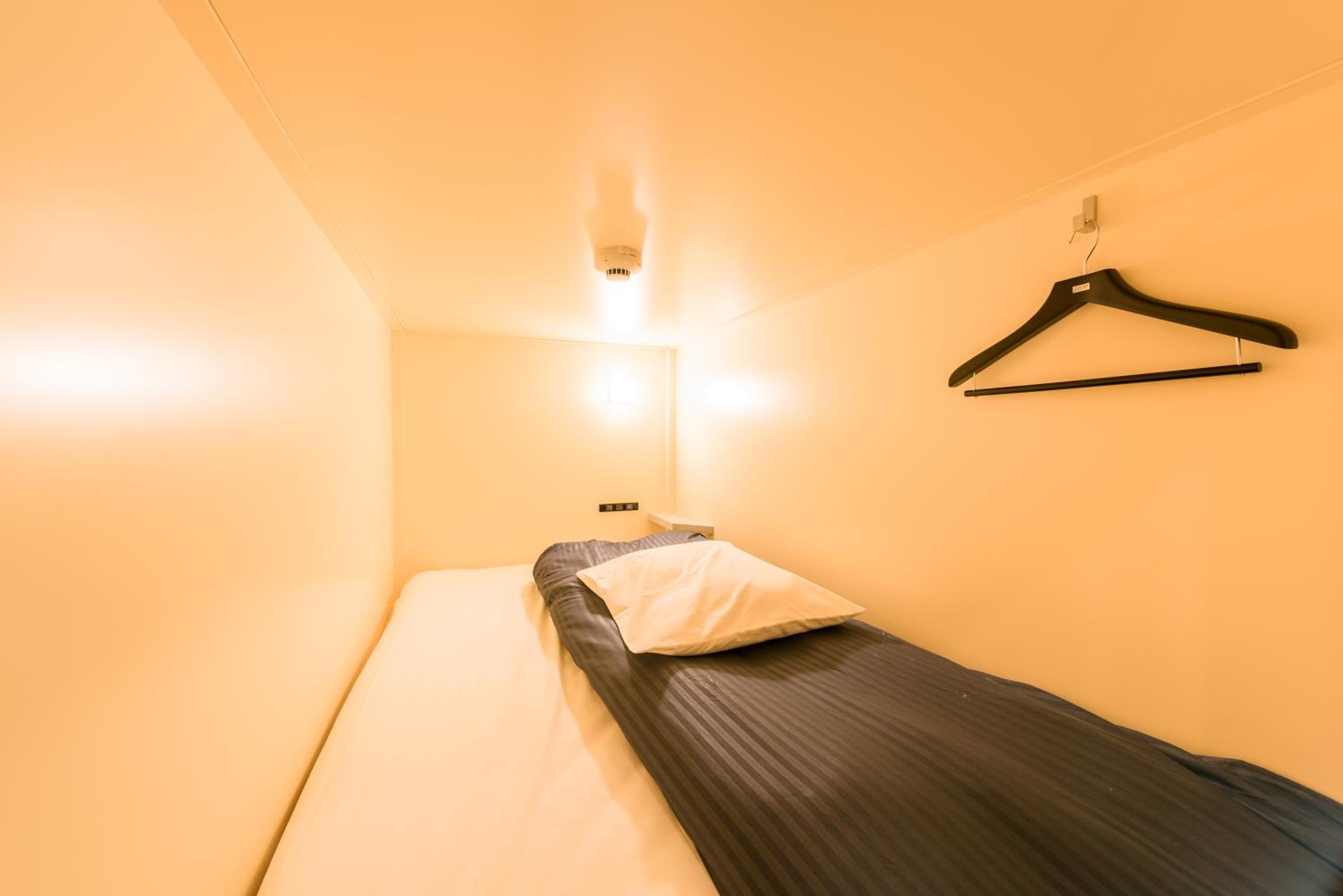 &AND HOSTEL KURAMAE west