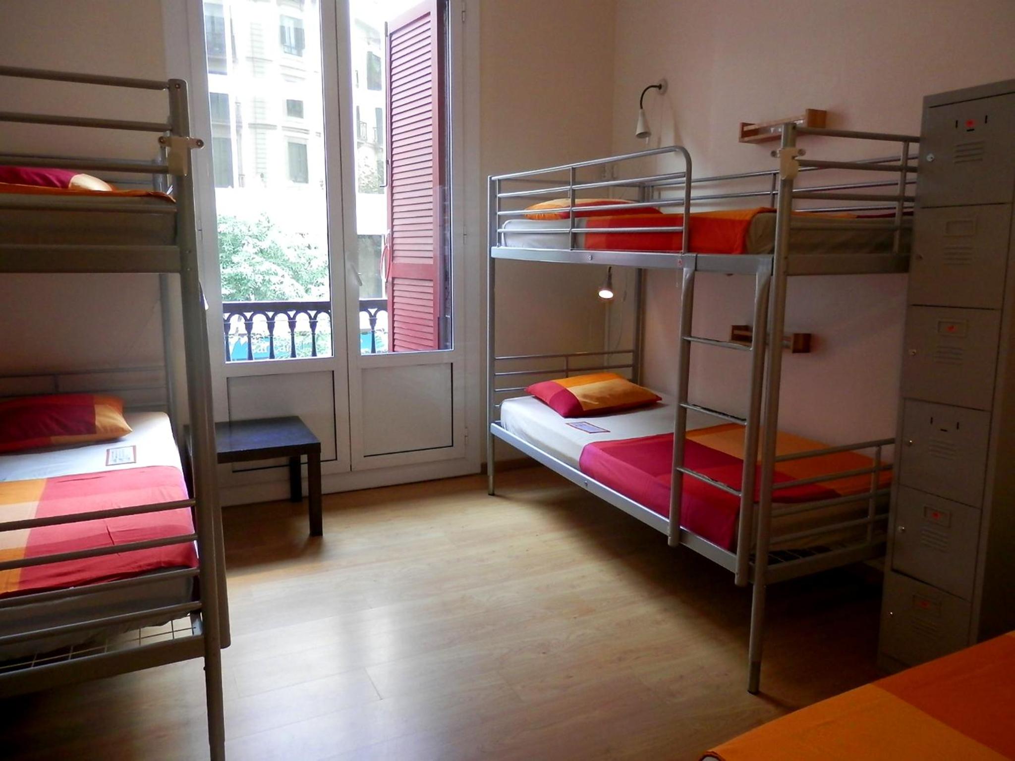 Barcelona Central Garden Hostal