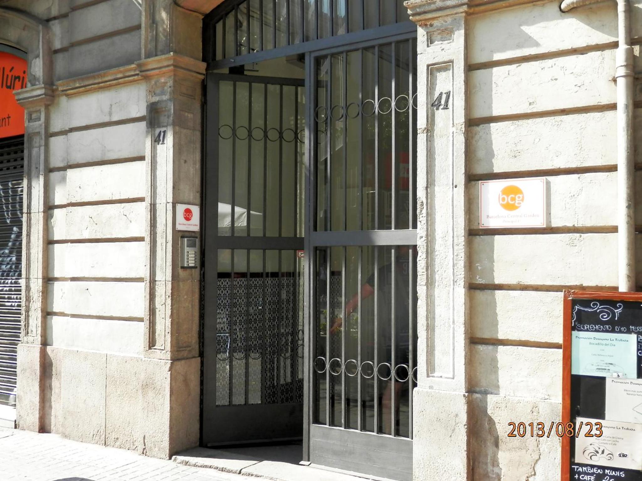 Barcelona Central Garden Hostal