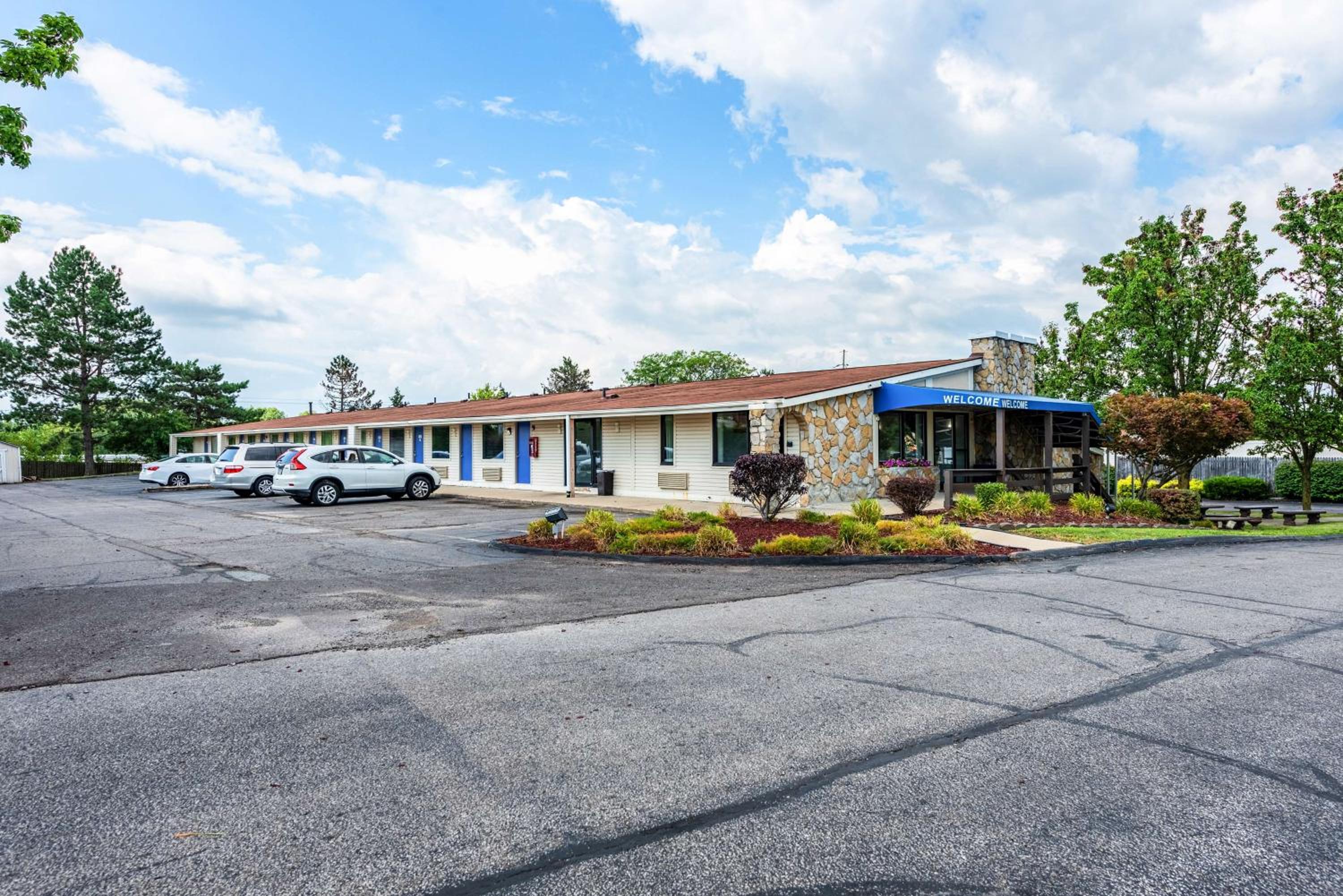 Motel 6-Mansfield, OH view 2