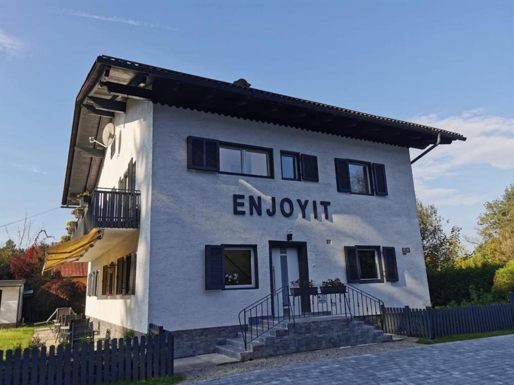 Enjoyit Velden West