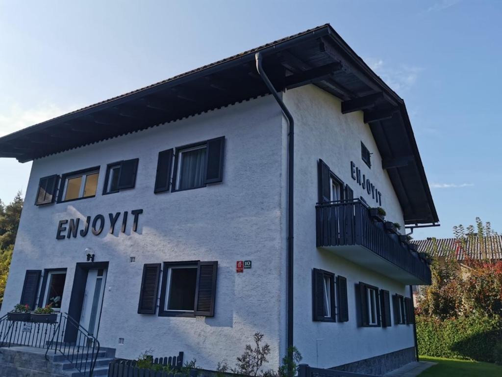 Enjoyit Velden West