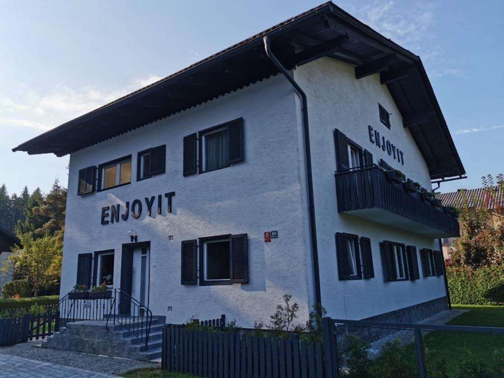 Enjoyit Velden West
