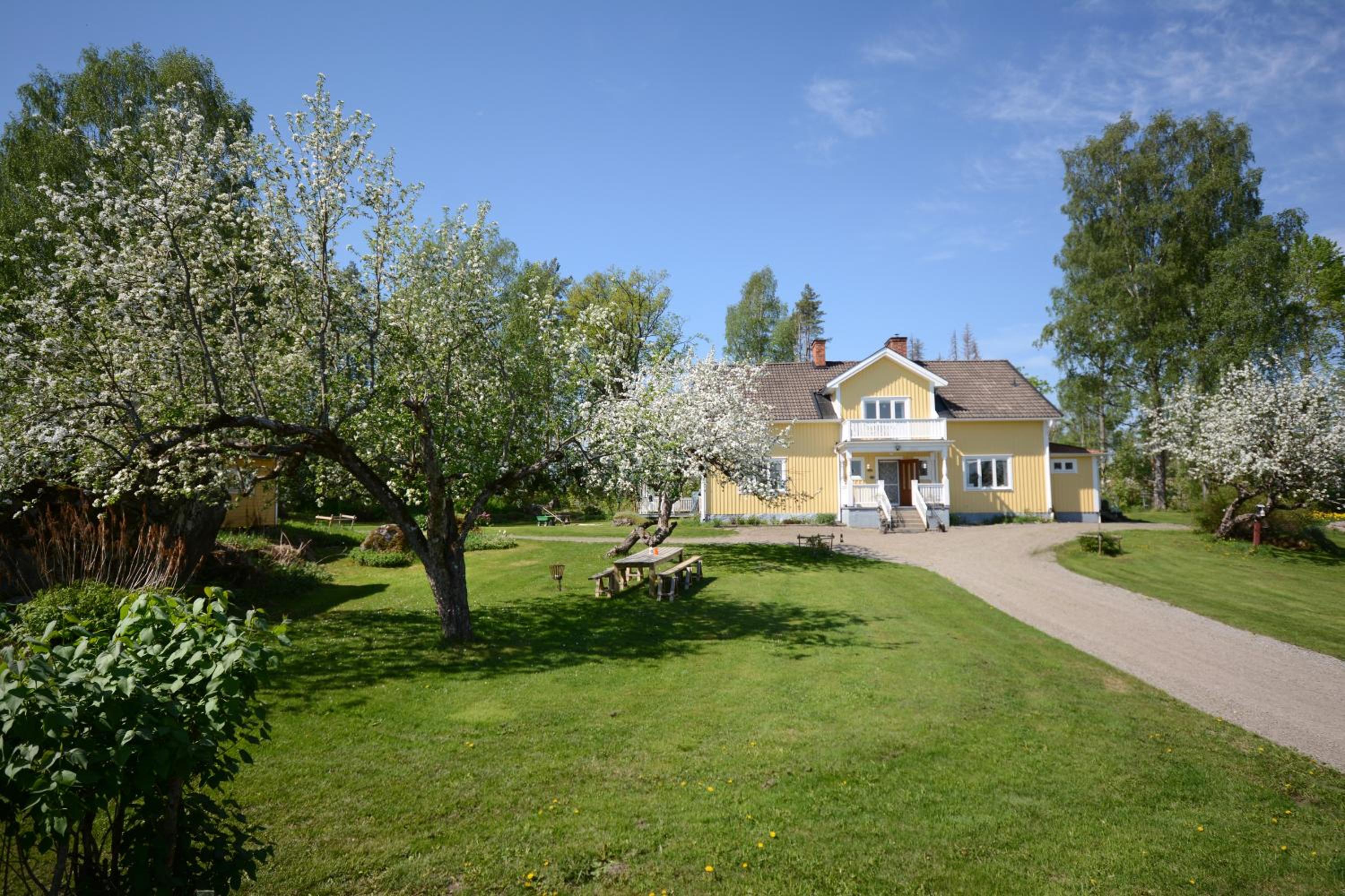 Eden's Garden Cottages