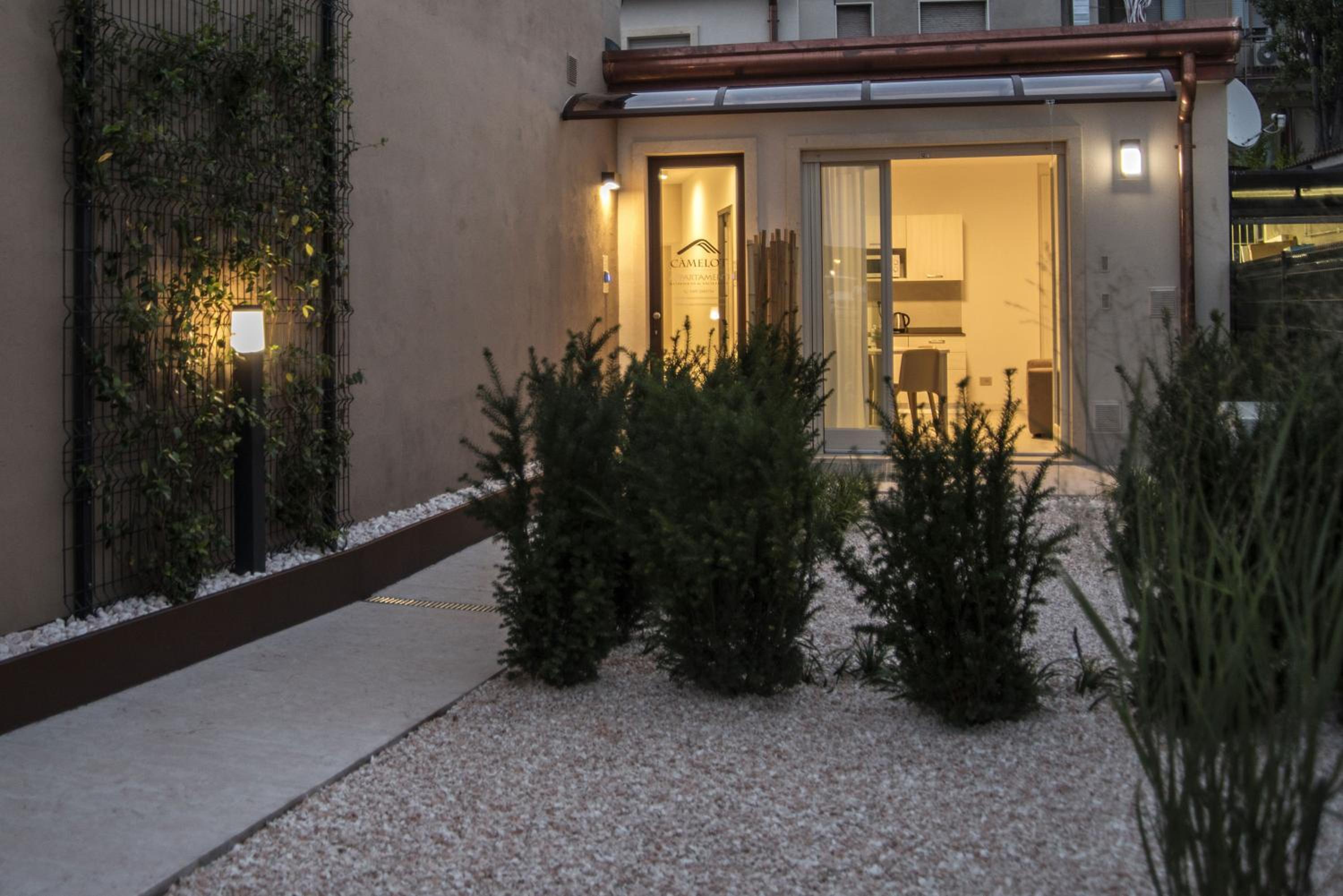 Camelot Appartamenti - Business e Holiday view 5