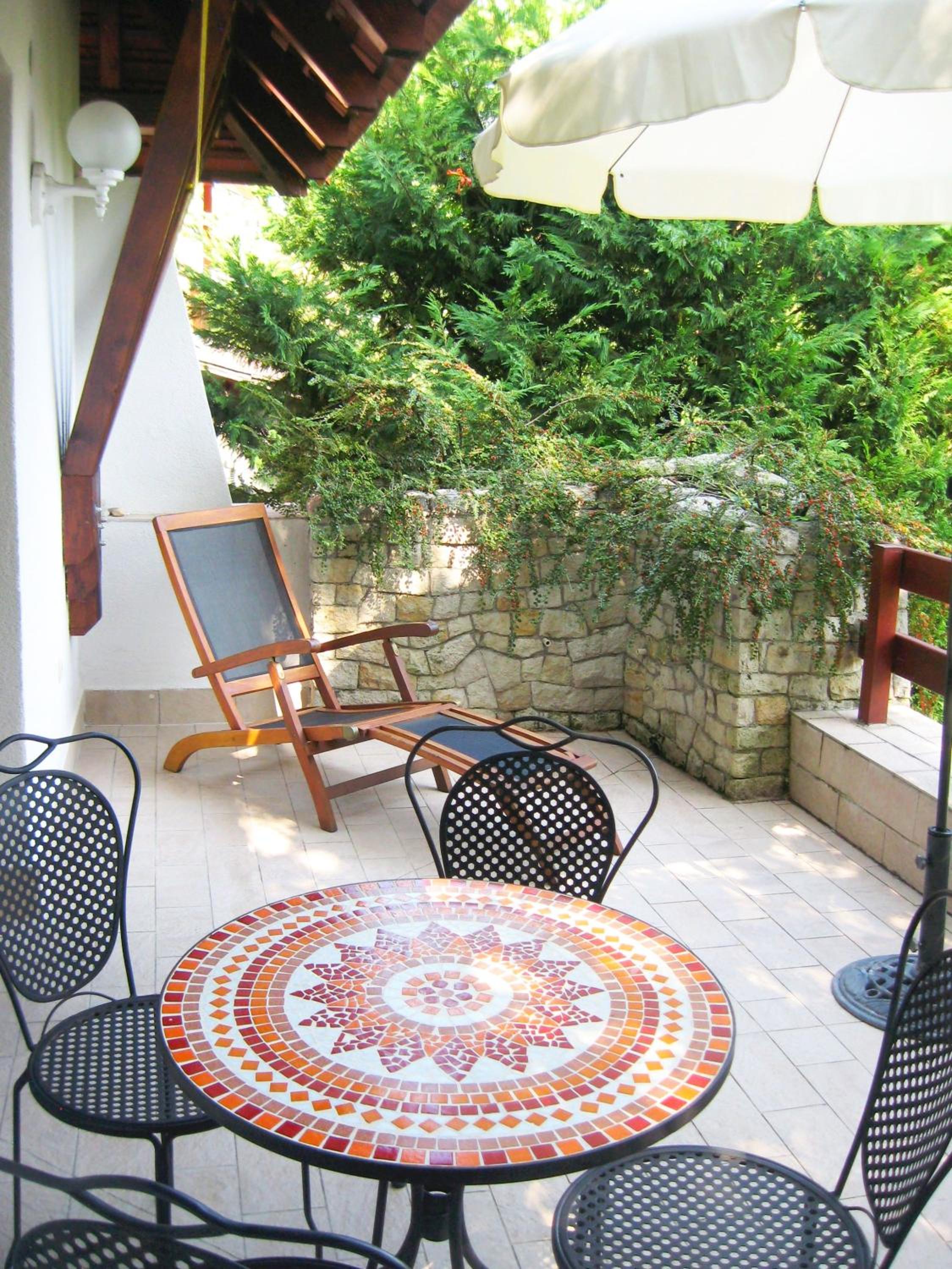 Flair Apartmanház view 3