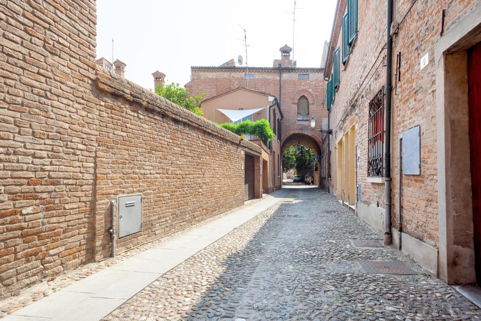 GuestHost - Ferrara Casa dell'Archivòlto con Garage