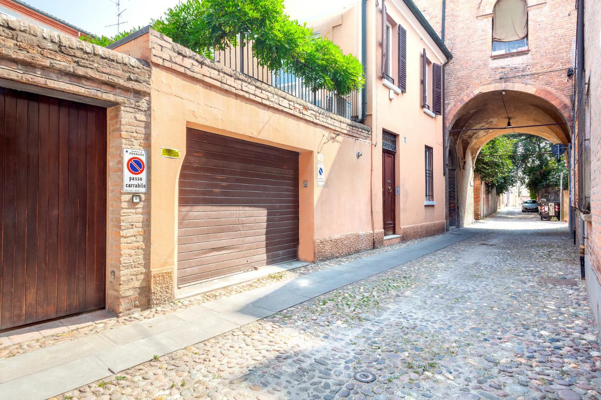 GuestHost - Ferrara Casa dell'Archivòlto con Garage