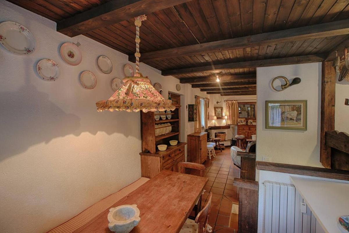 ALTIDO Idyllic Flat for 7 with Free Parking Close to Ski Lift view 3