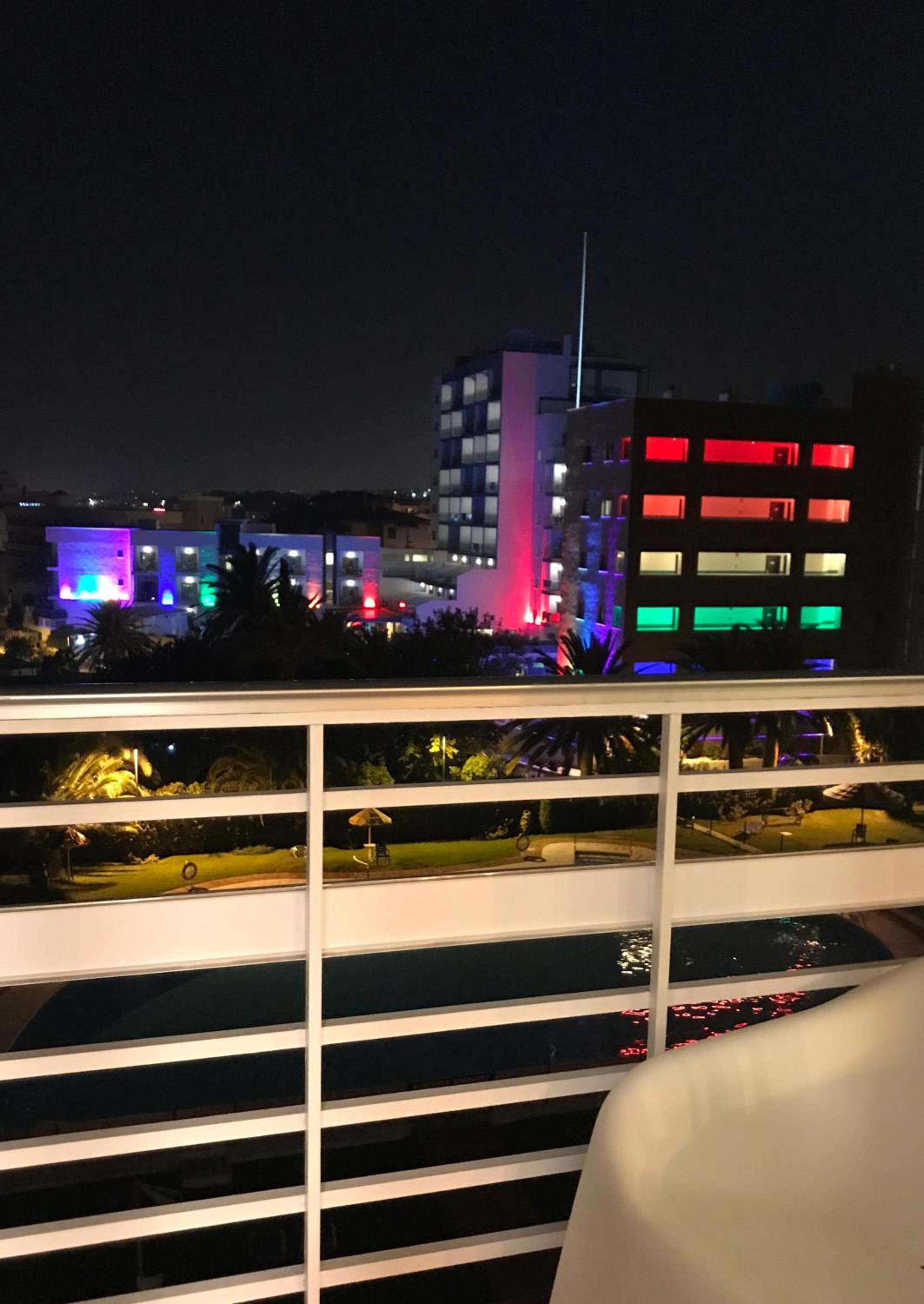 Apartamentos La Roca Rentals