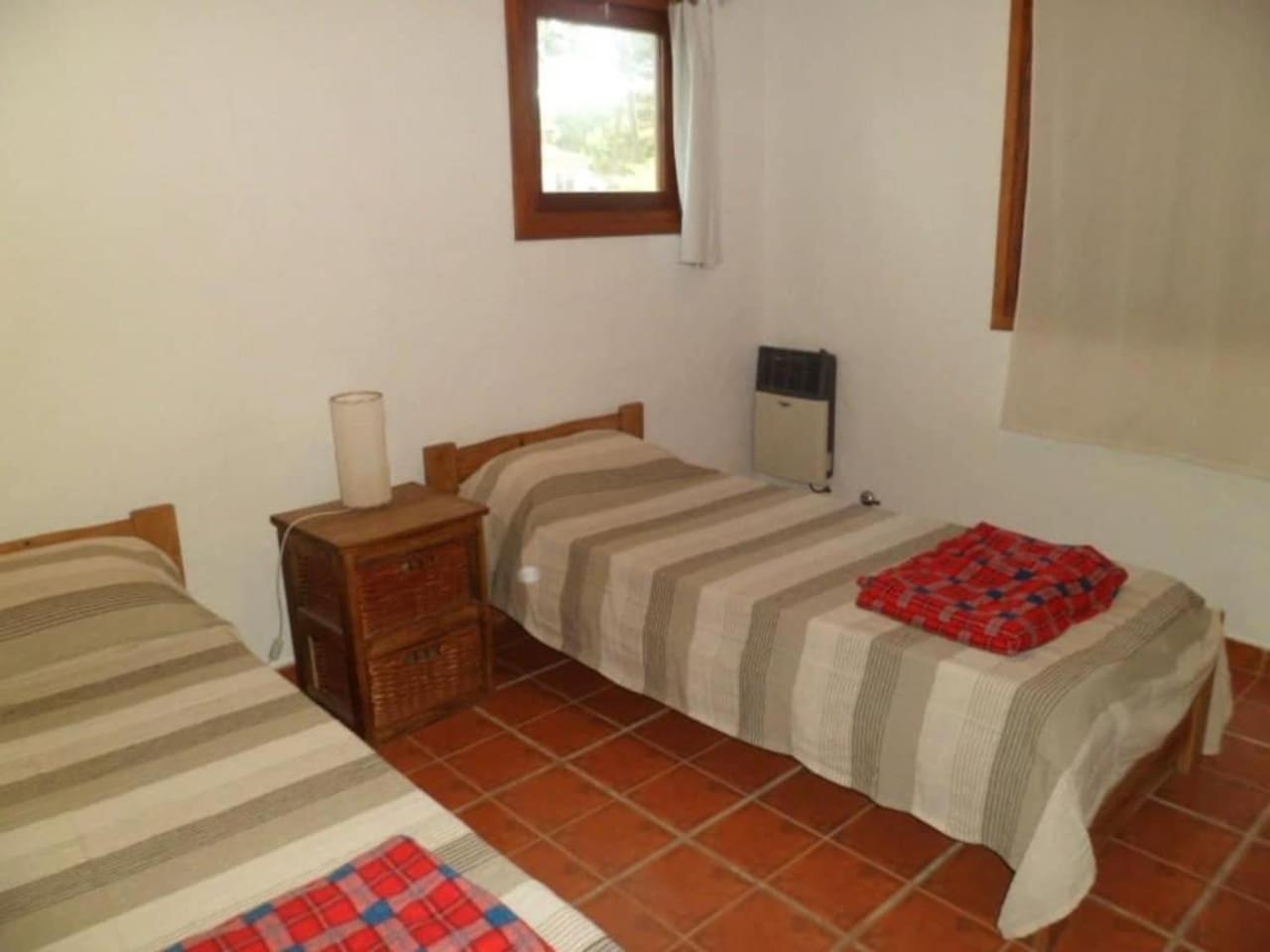 Casa completa en el bosque para 8 personas no aceptamos grupos de jovenes