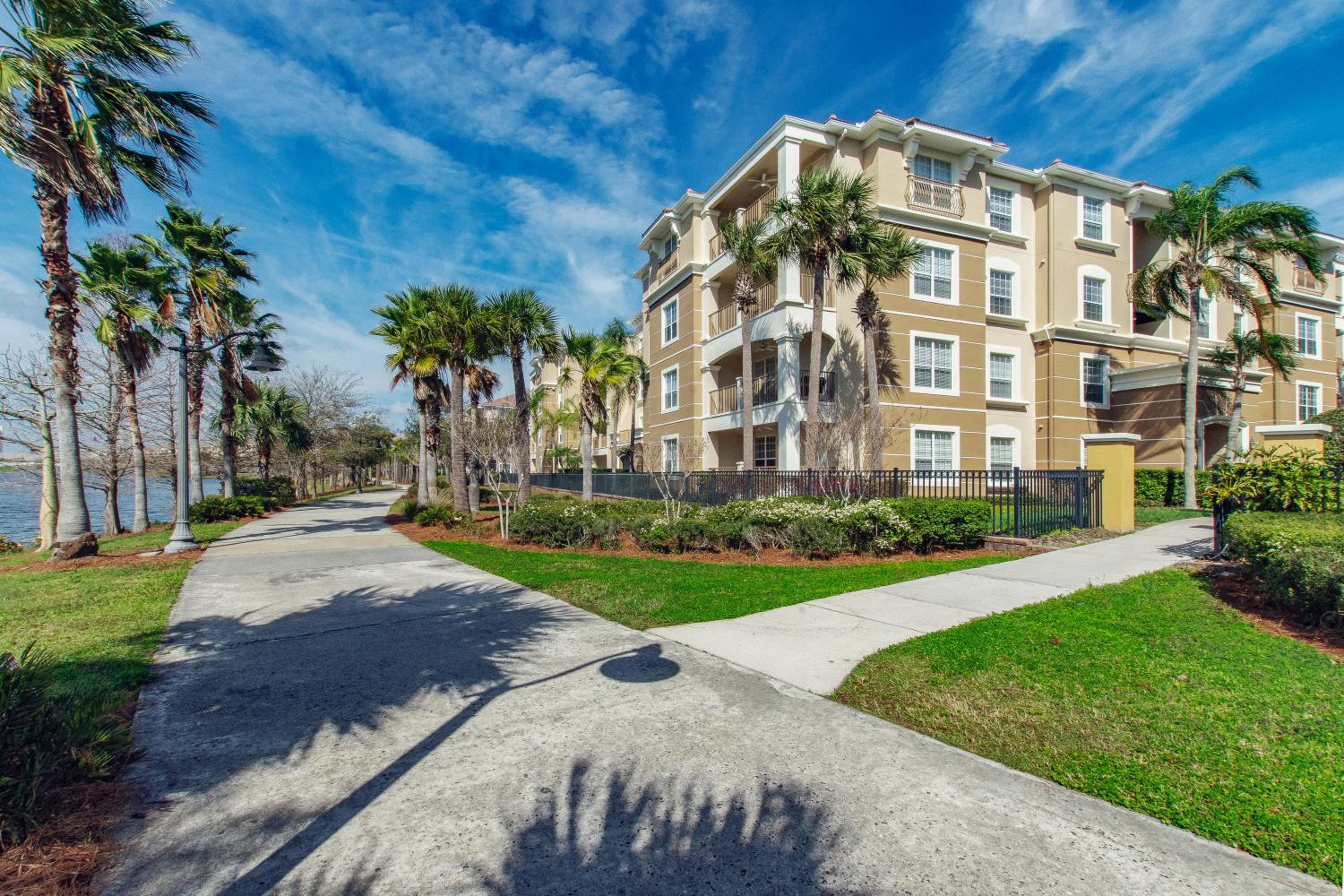 Vista Cay at Epic Universe - Luxury 3 bedroom condo