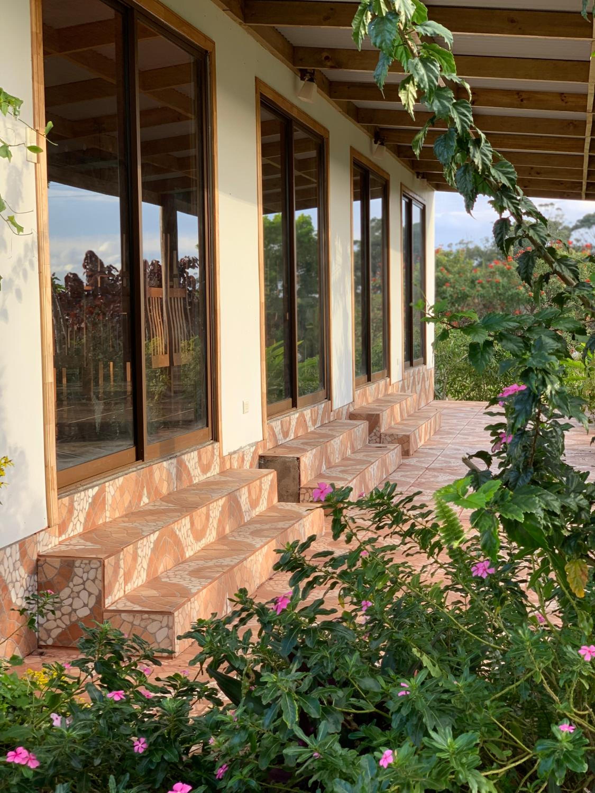 Teanehi Bed & Breakfast